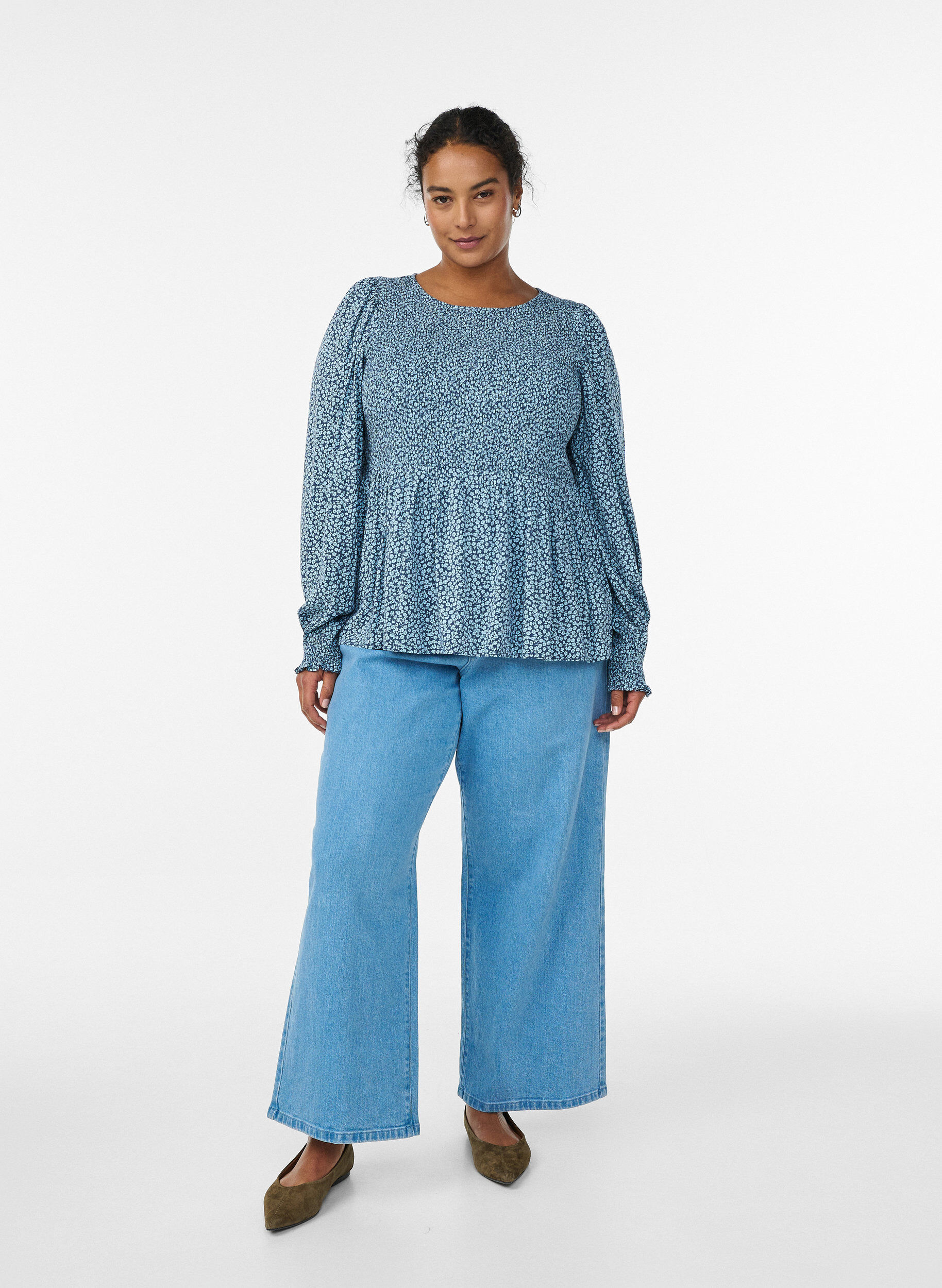 Zizzi Pusero kuminauhayl&auml;osalla ja kukkakuosilla, Sininen, Model image number 1