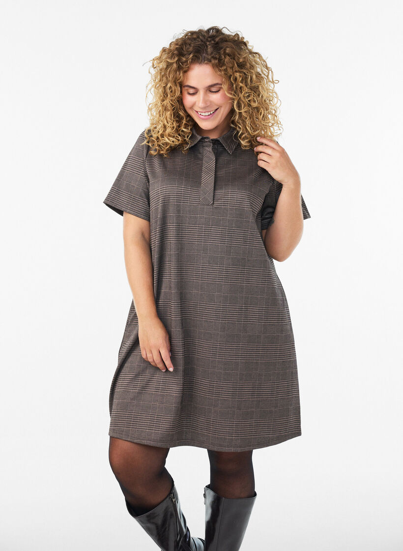 Lyhyt ruudullinen mekko paitakauluksella, Ruskea, Model image number 0