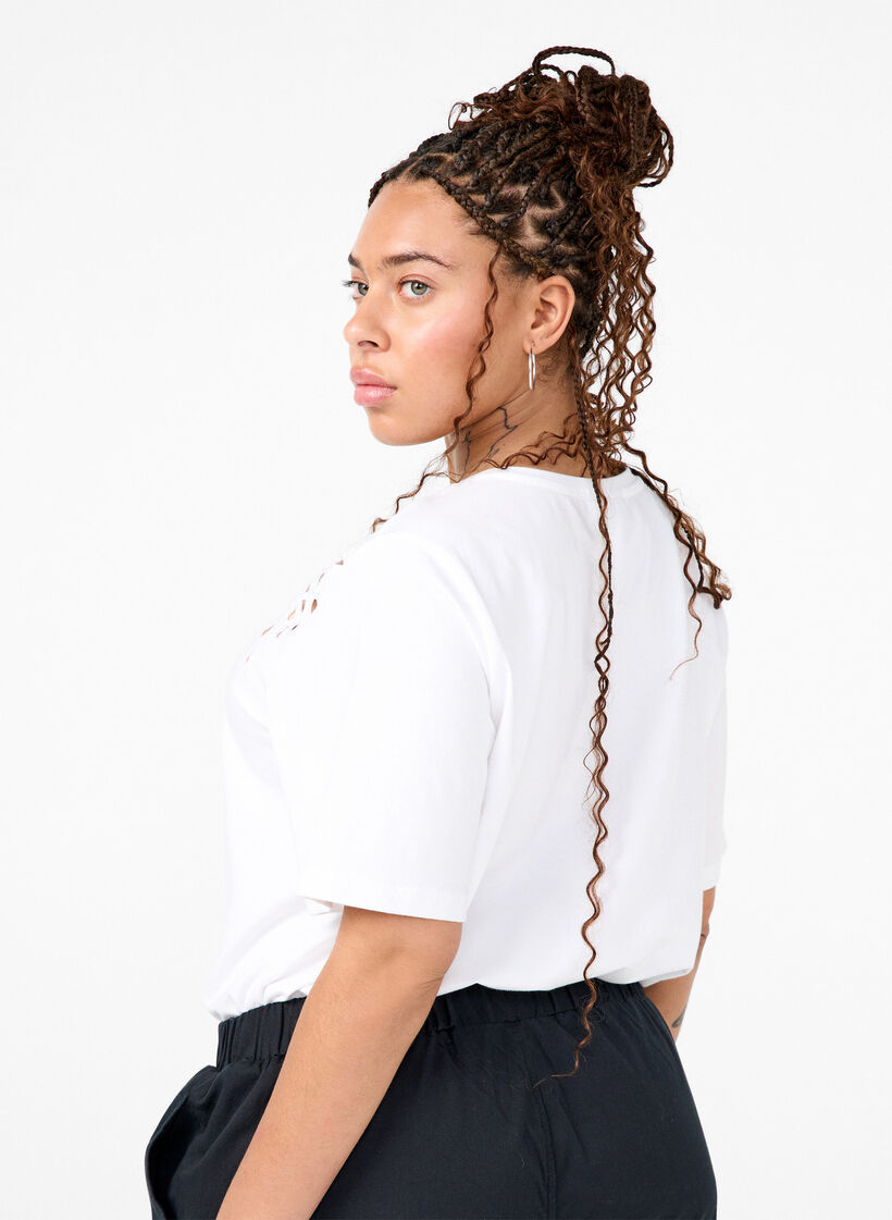 Orgaanisesta puuvillasta valmistettu T-paita, jossa on brodeerattuja koristeita, Bright White, Model image number 1