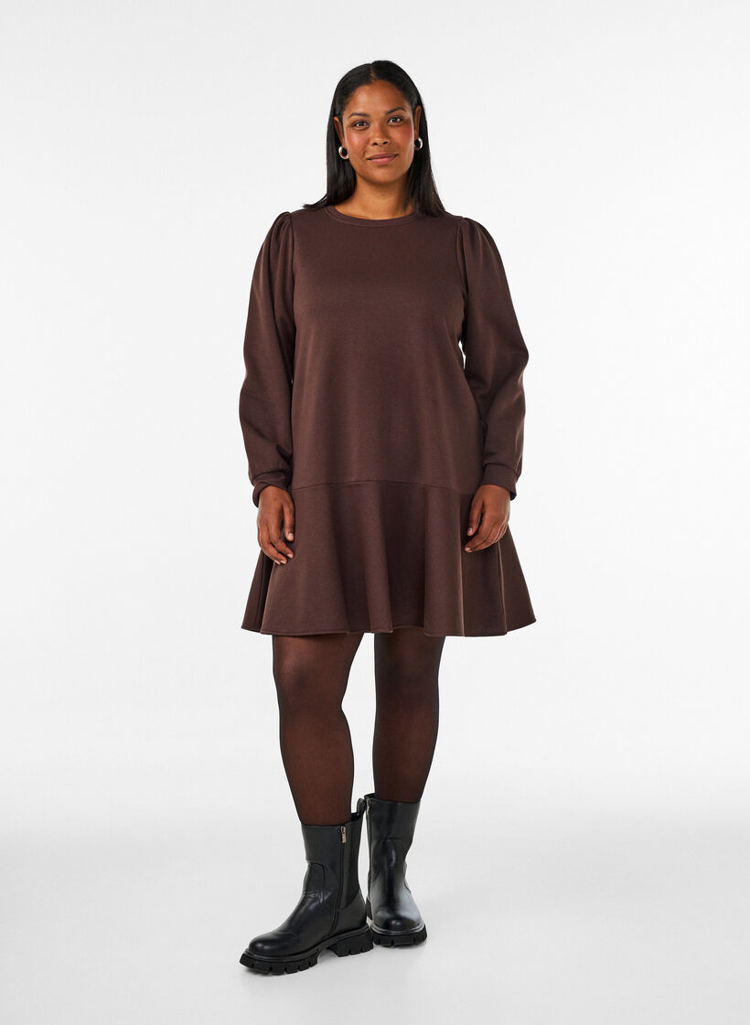 Swetarimekko r&ouml;yhel&ouml;kerroksilla ja A-linjaisella mallilla, Ruskea, Model image number 1