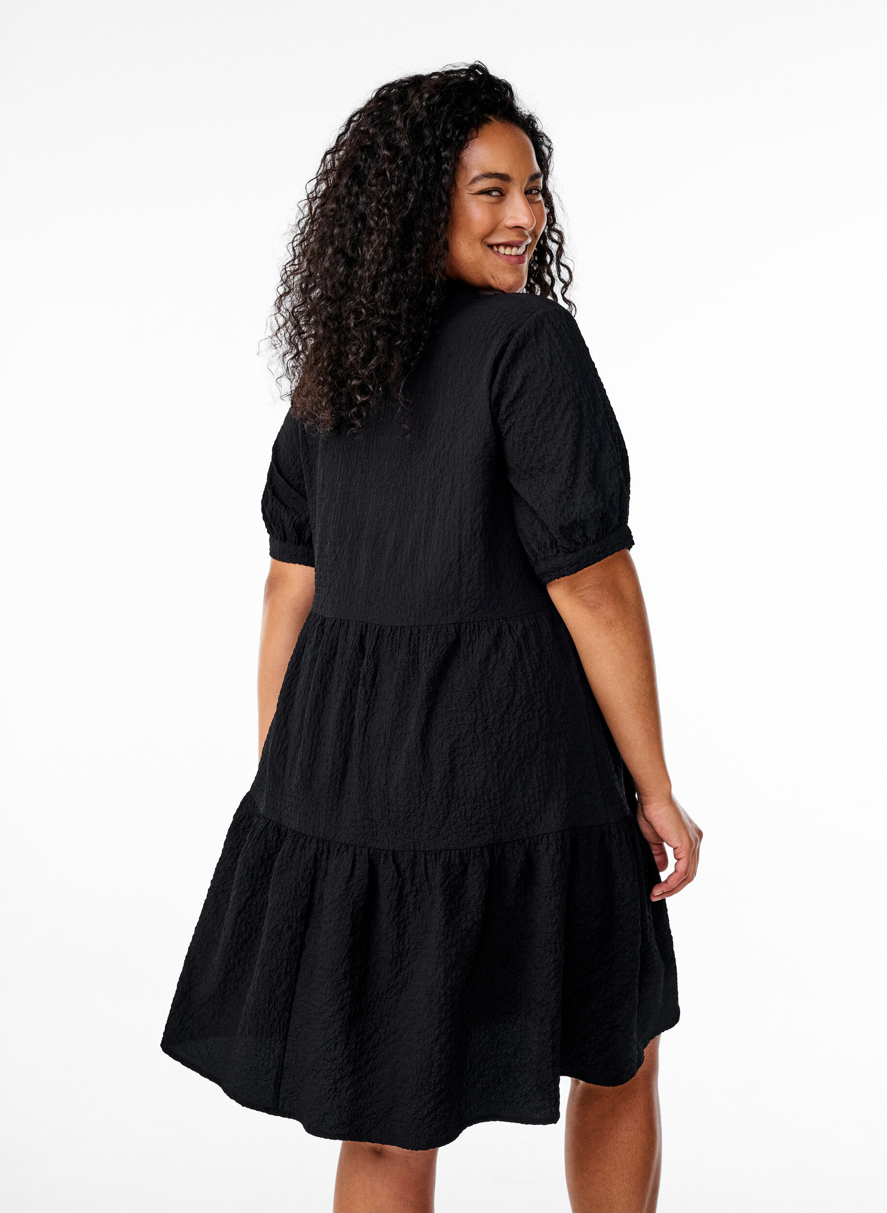 ZizziLyhyt A-linjainen mekko, Musta, Model image number 2