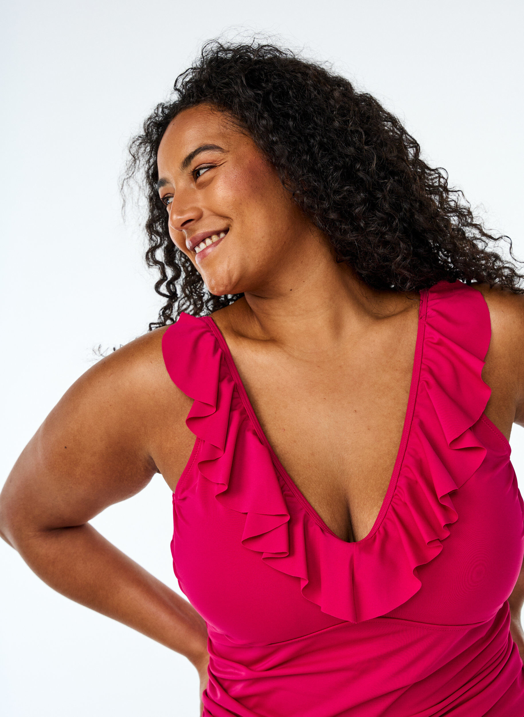 Zizzi Uimapuku, jossa r&ouml;yhel&ouml;t ja irrotettavat toppaukset, Vaaleanpunainen, Model image number 2