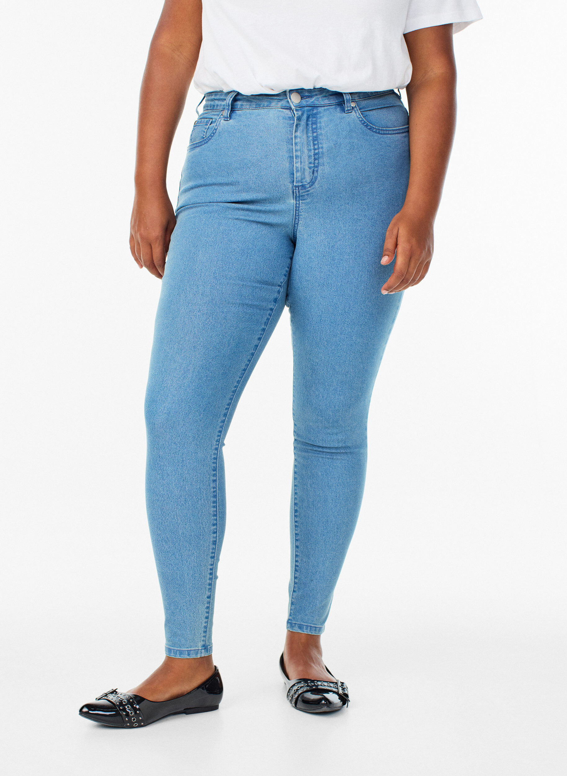 ZizziAmy korkea vy&ouml;t&auml;r&ouml;iset super slim fit -farkut, Sininen, Model image number 2