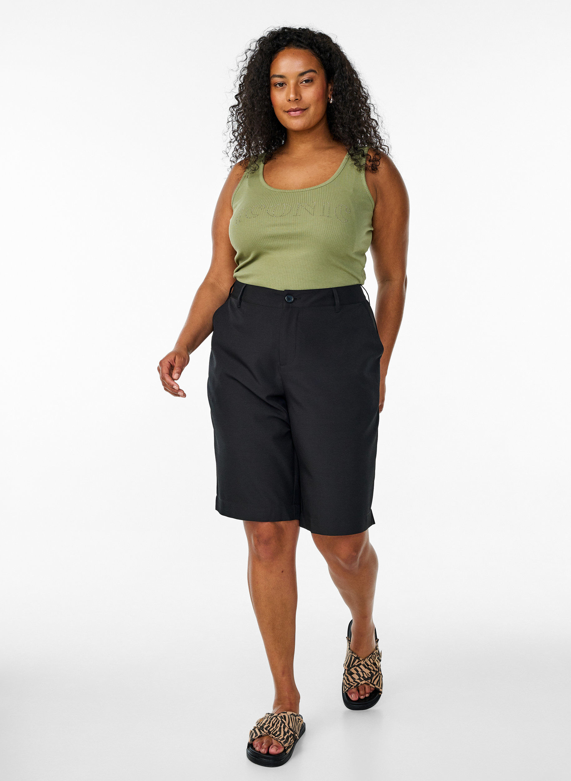 Zizzi Tyk&ouml;istuva strasseilla koristeltu hihaton toppi, Vihre&auml;, Model image number 1