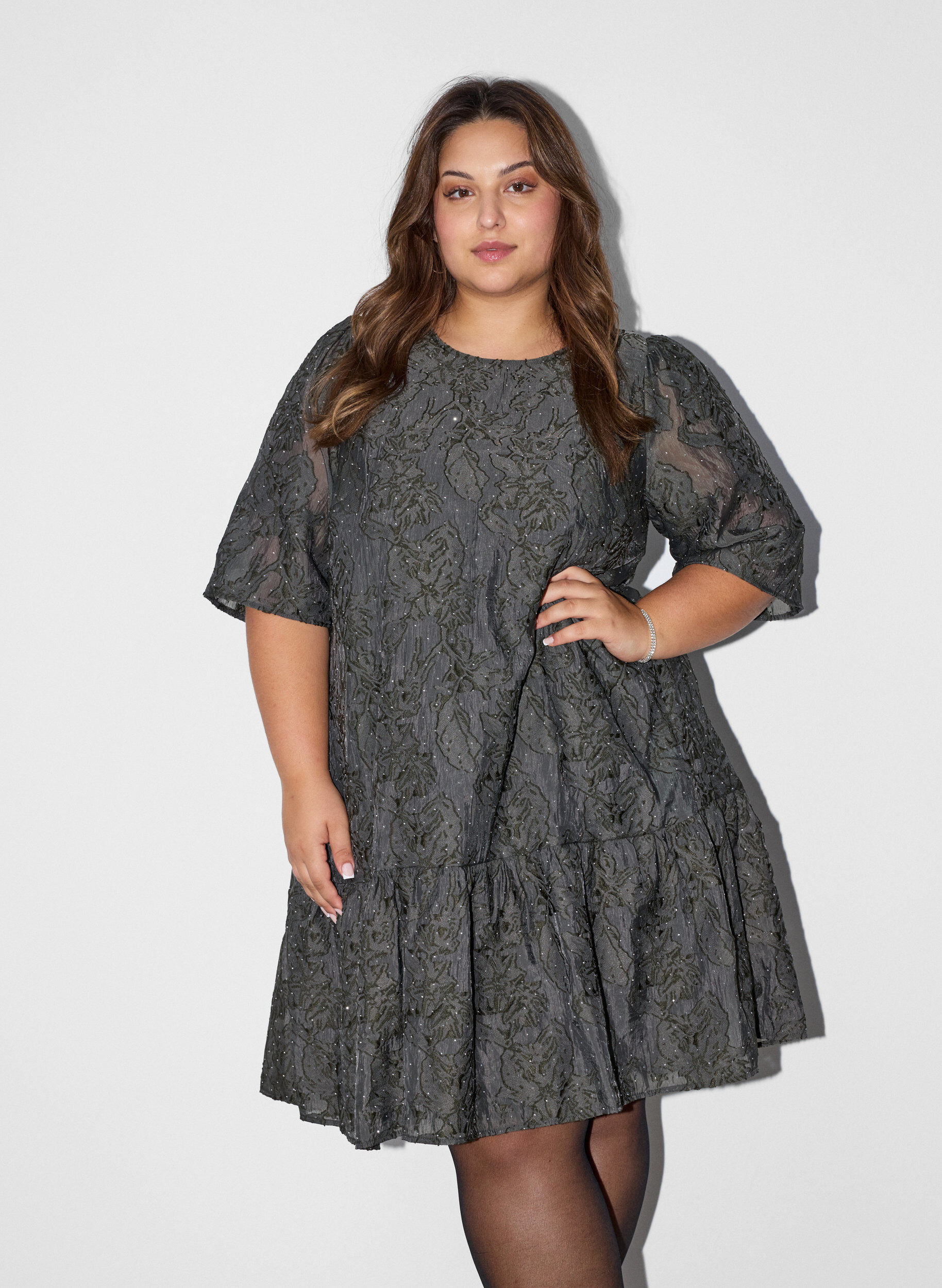 Jacquard-mekko kimaltelevilla yksityiskohdilla ja pussihihoilla, Vihre&auml;, Model