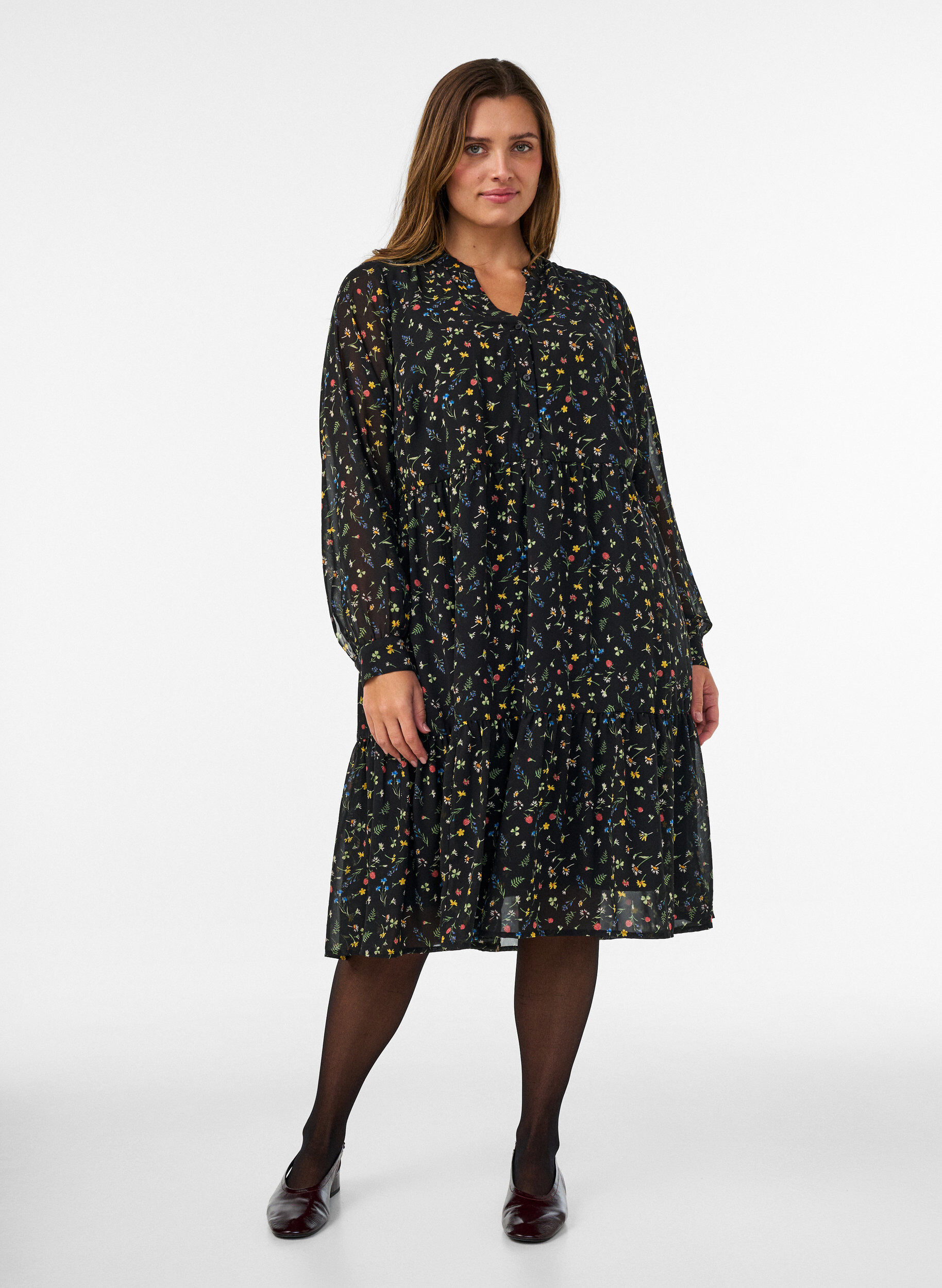 ZizziMekko kokoprintill&auml; ja r&ouml;yhel&ouml;kerroksella, Musta, Model image number 0