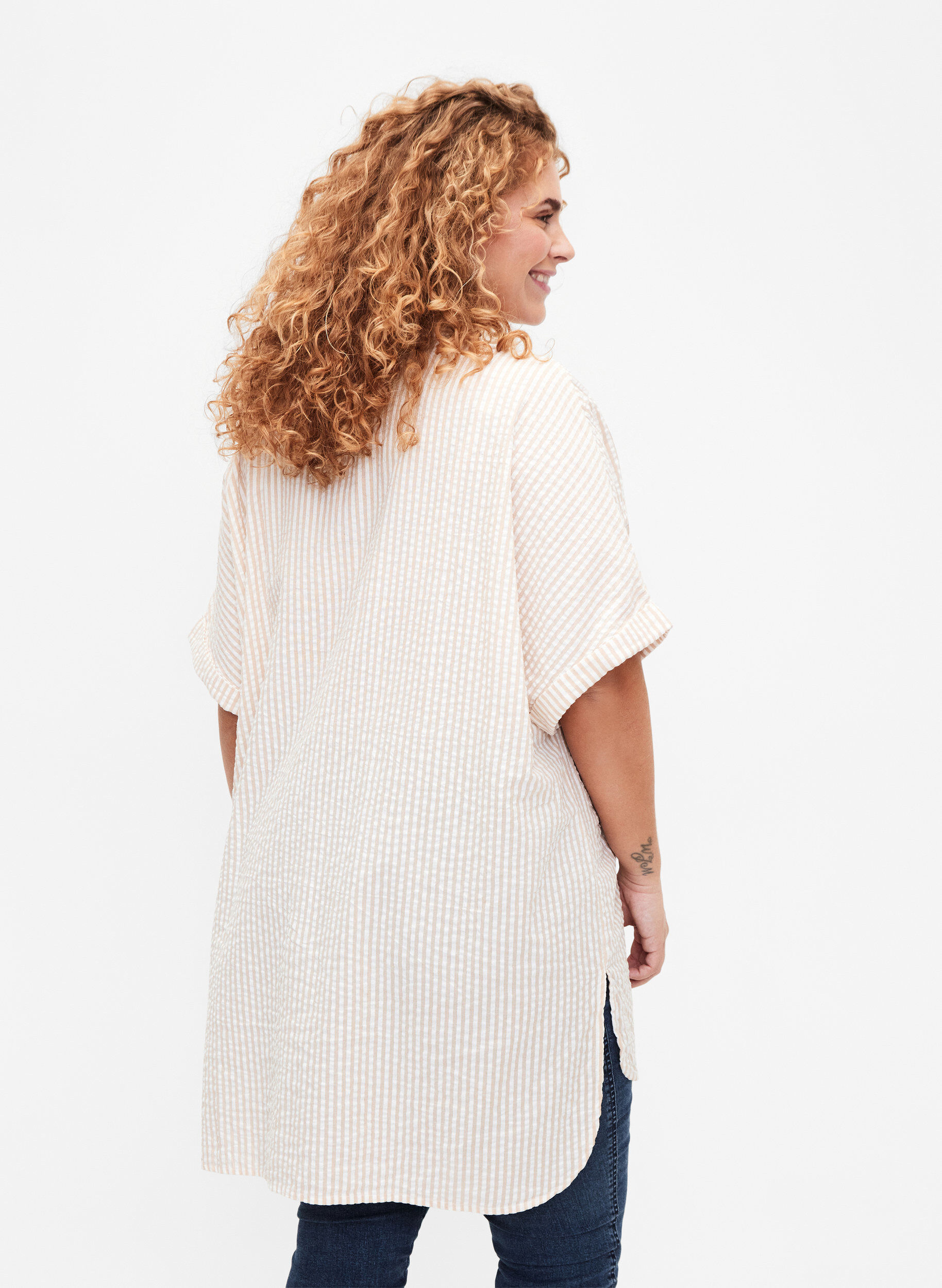 Zizzi Raidallinen paita, jossa on rintataskut, Natrual/S. Stripe, Model image number 1