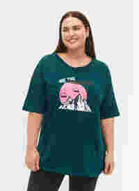 Puuvillainen t-paita painatuksella, Deep Teal/Sea Pink, Model