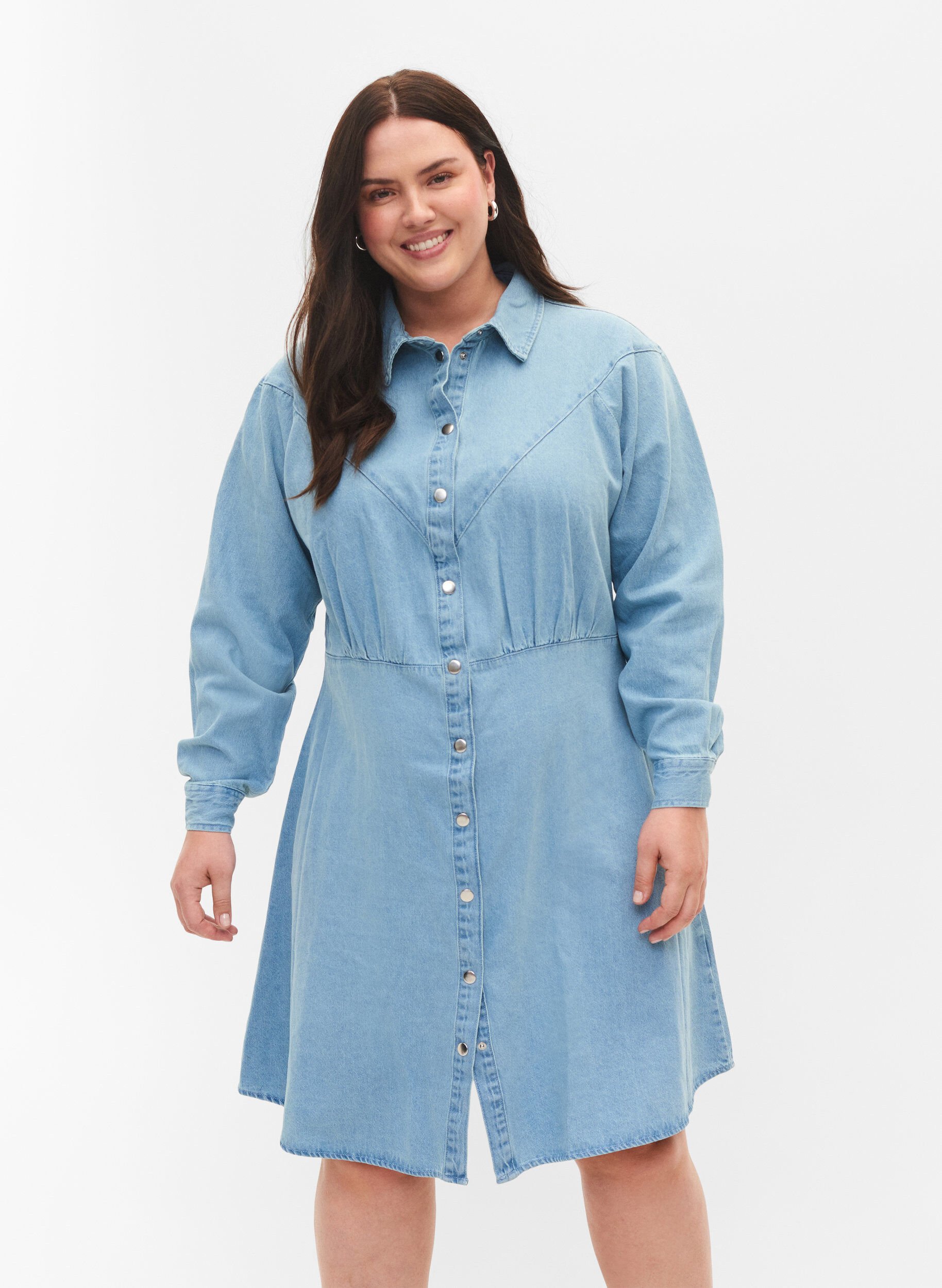 Zizzi Farkkumekko napeilla ja pitkill&auml; hihoilla, Light blue denim, Model image number 0