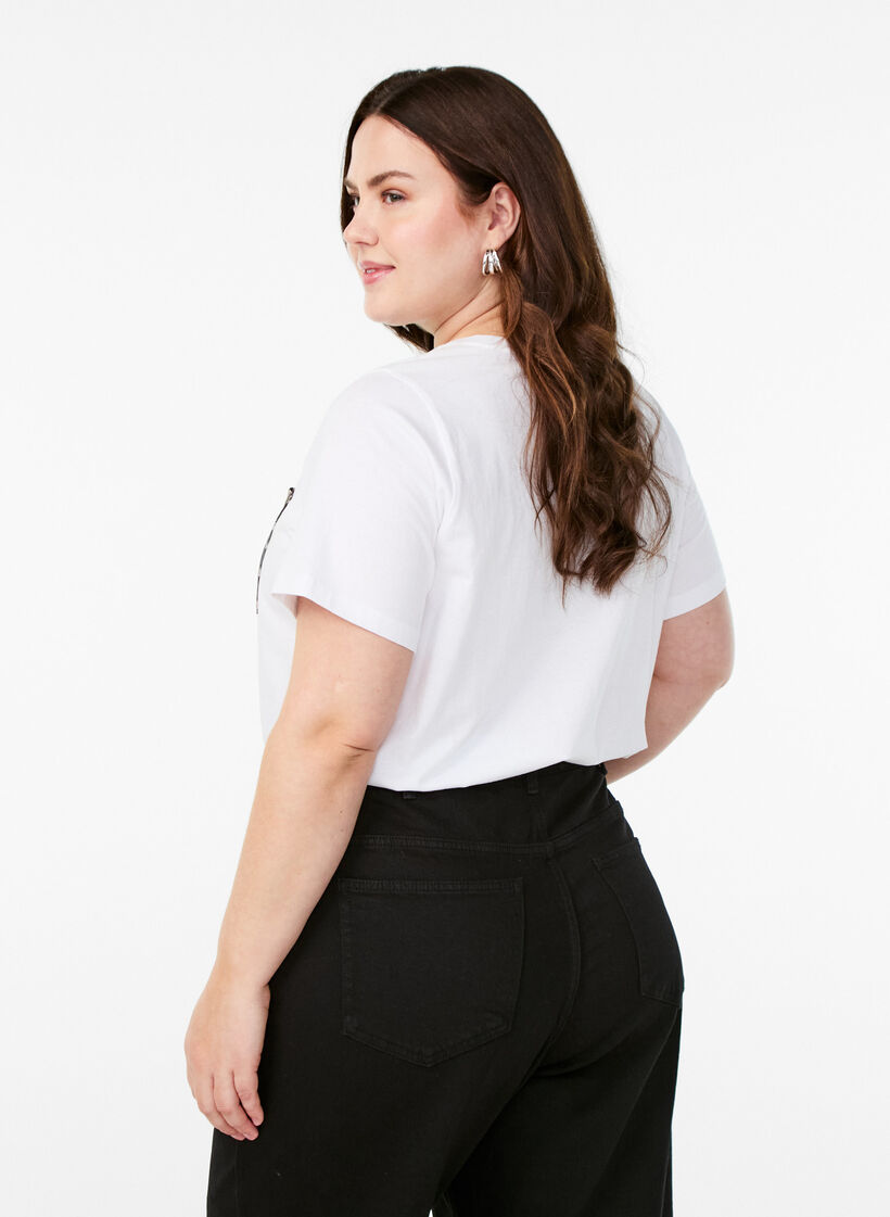 Rento T-paita rintataskulla, Valkoinen, Model image number 2