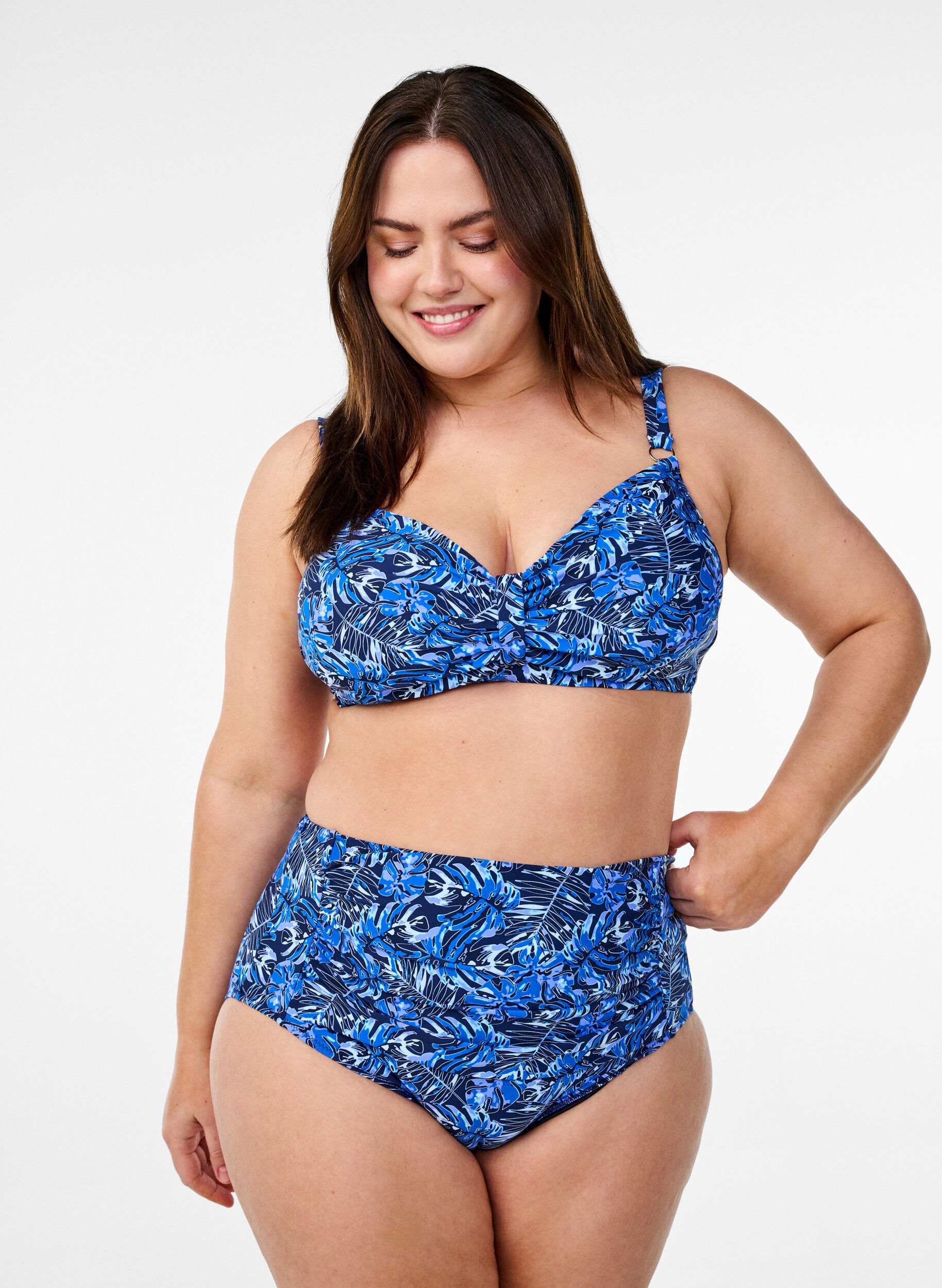Korkeavy&ouml;t&auml;r&ouml;iset bikinihousut kuosilla, Sininen, Model