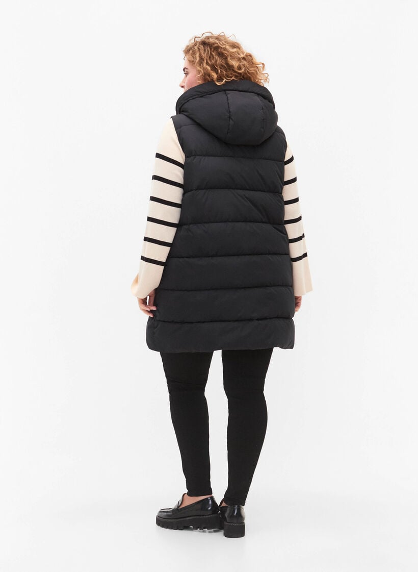 Pitk&auml; liivi hupulla ja taskuilla, Musta, Model image number 2