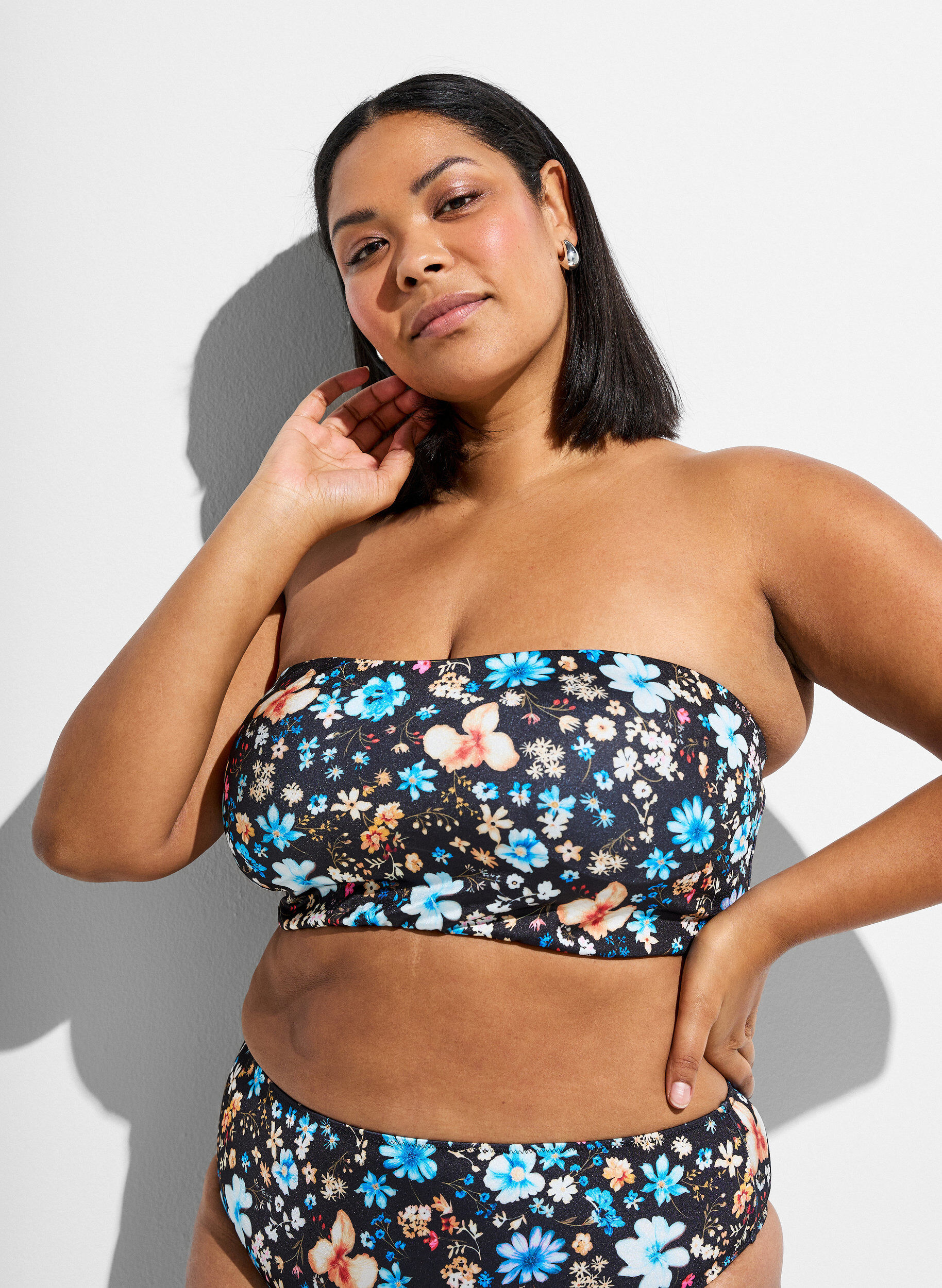 Zizzi Kukallinen bandeau-bikinien yl&auml;osa, Sininen, Model image number 0