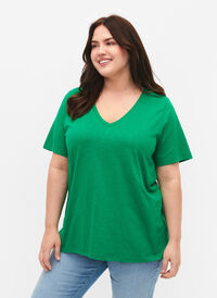 Lyhythihainen perus t-paita v-pääntiellä, Jolly Green, Model