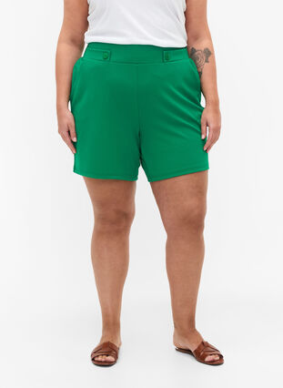 Shortsit, joissa on taskut ja väljä istuvuus, Jolly Green, Model image number 2