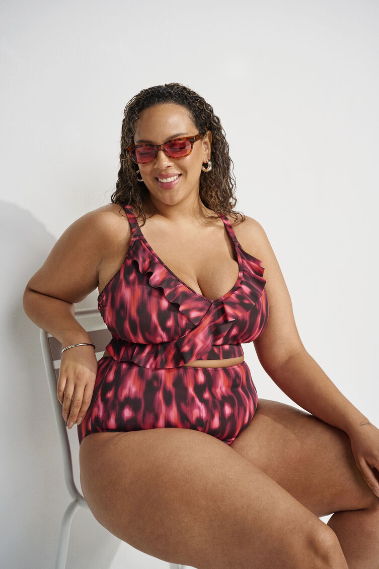 Bikini volangilla, , Model