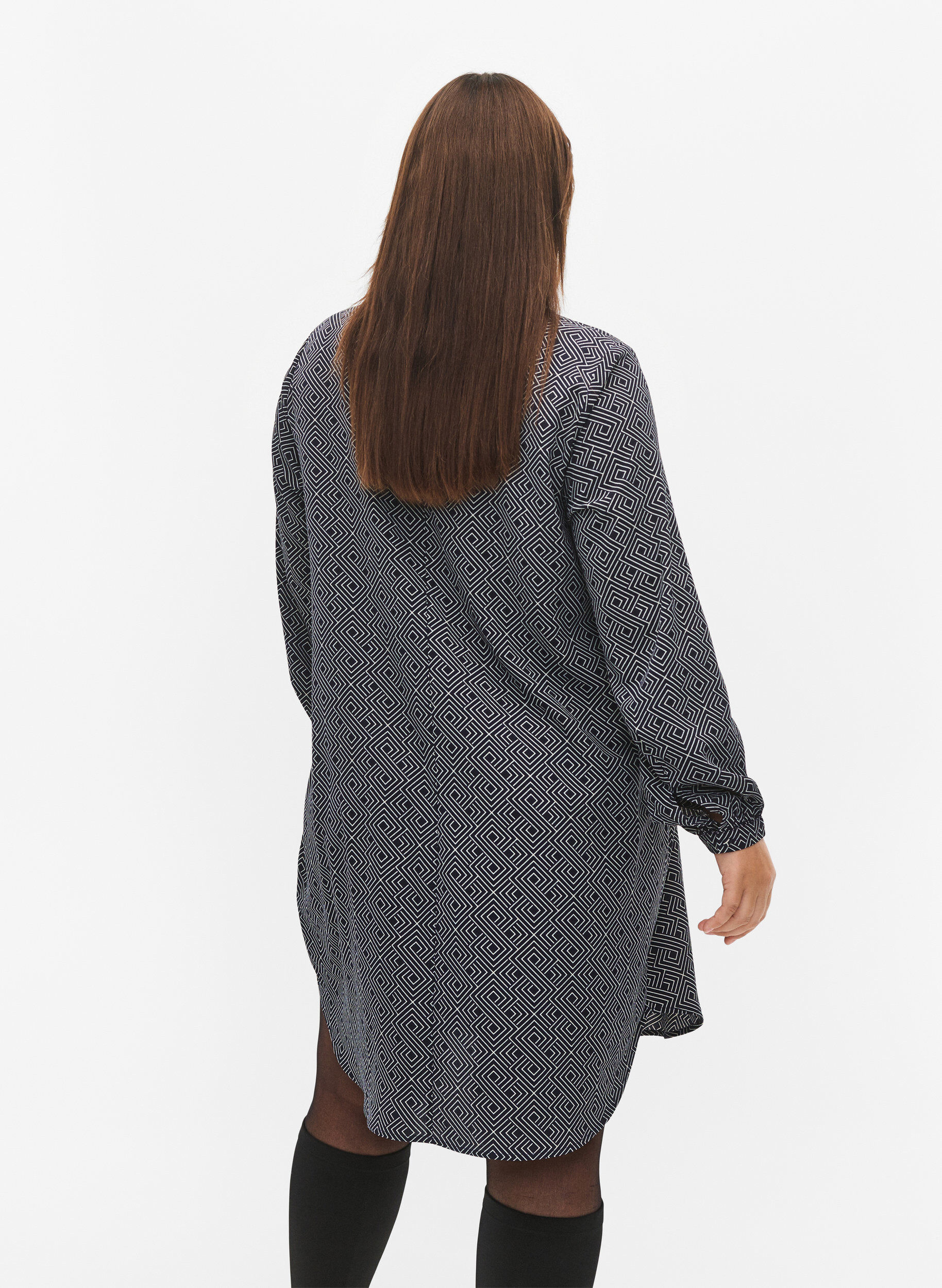 Zizzi V-kauluksellinen mekko kuviolla, Navy Graphic AOP, Model image number 1