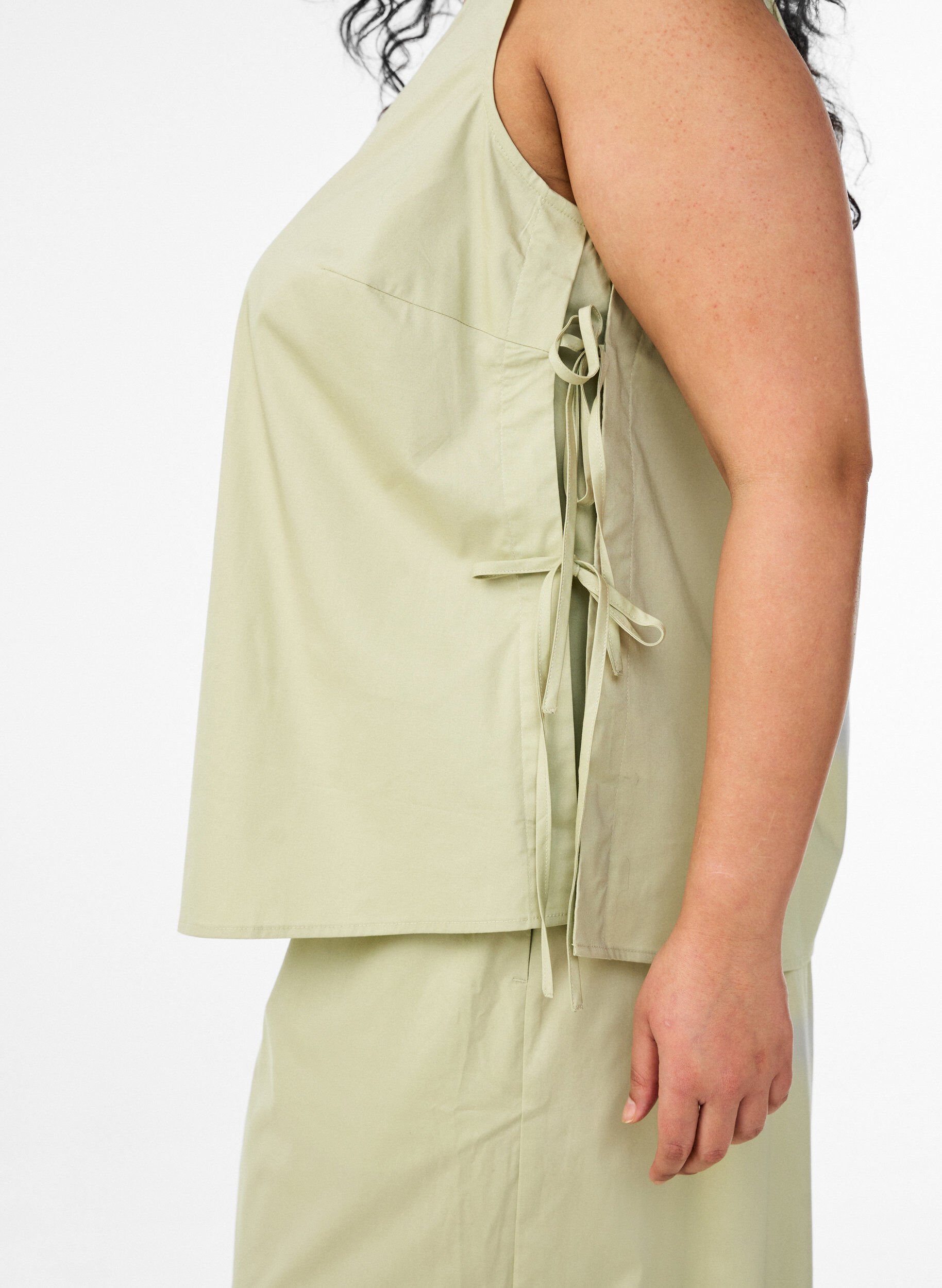 Zizzi Hihaton toppi sivujen solmittavilla yksityiskohdilla, Vihre&auml;, Model image number 3