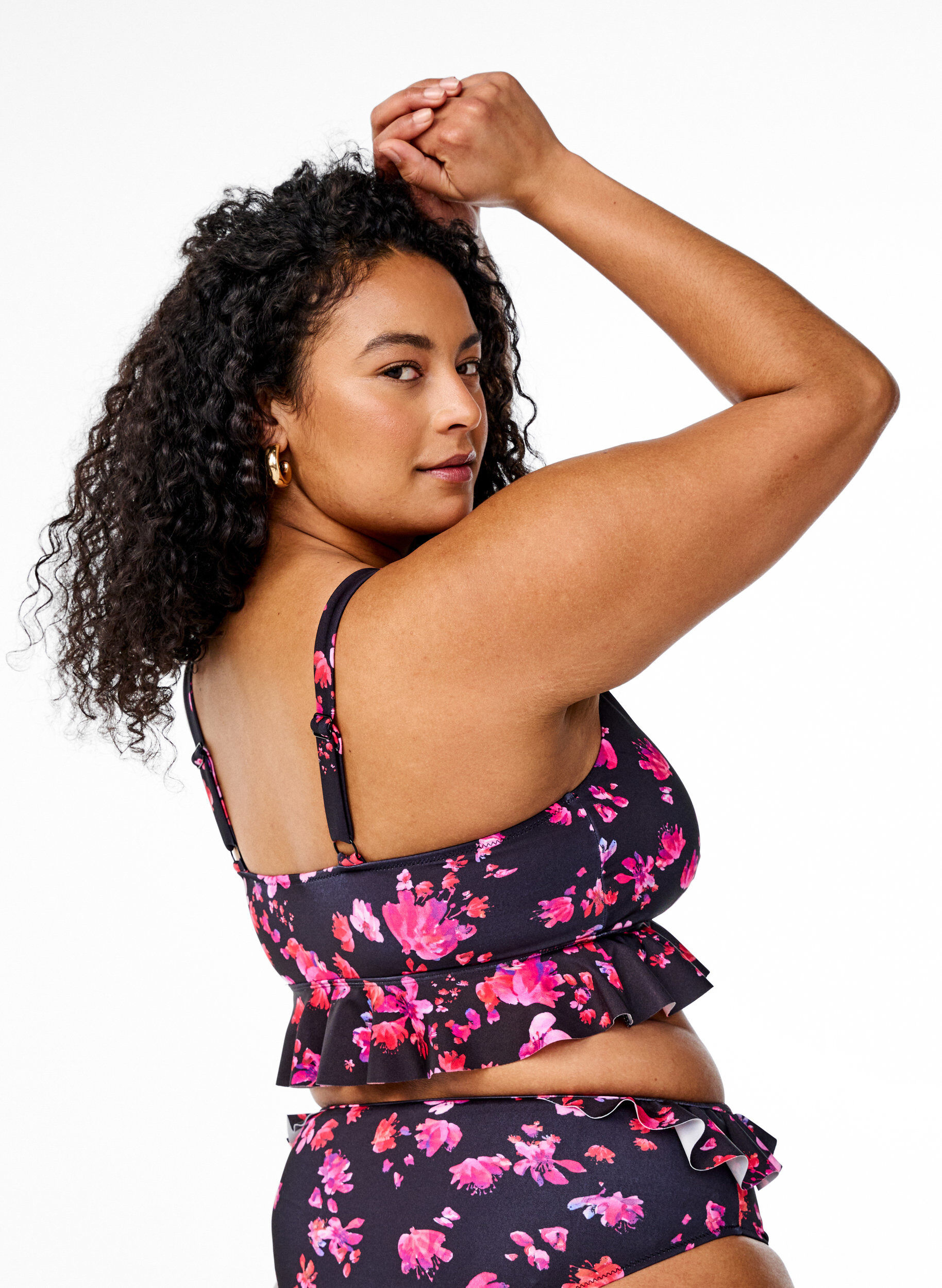 Zizzi Kukkakuvioinen bikinitoppi r&ouml;yhel&ouml;isell&auml; reunuksella, Vaaleanpunainen, Model image number 2