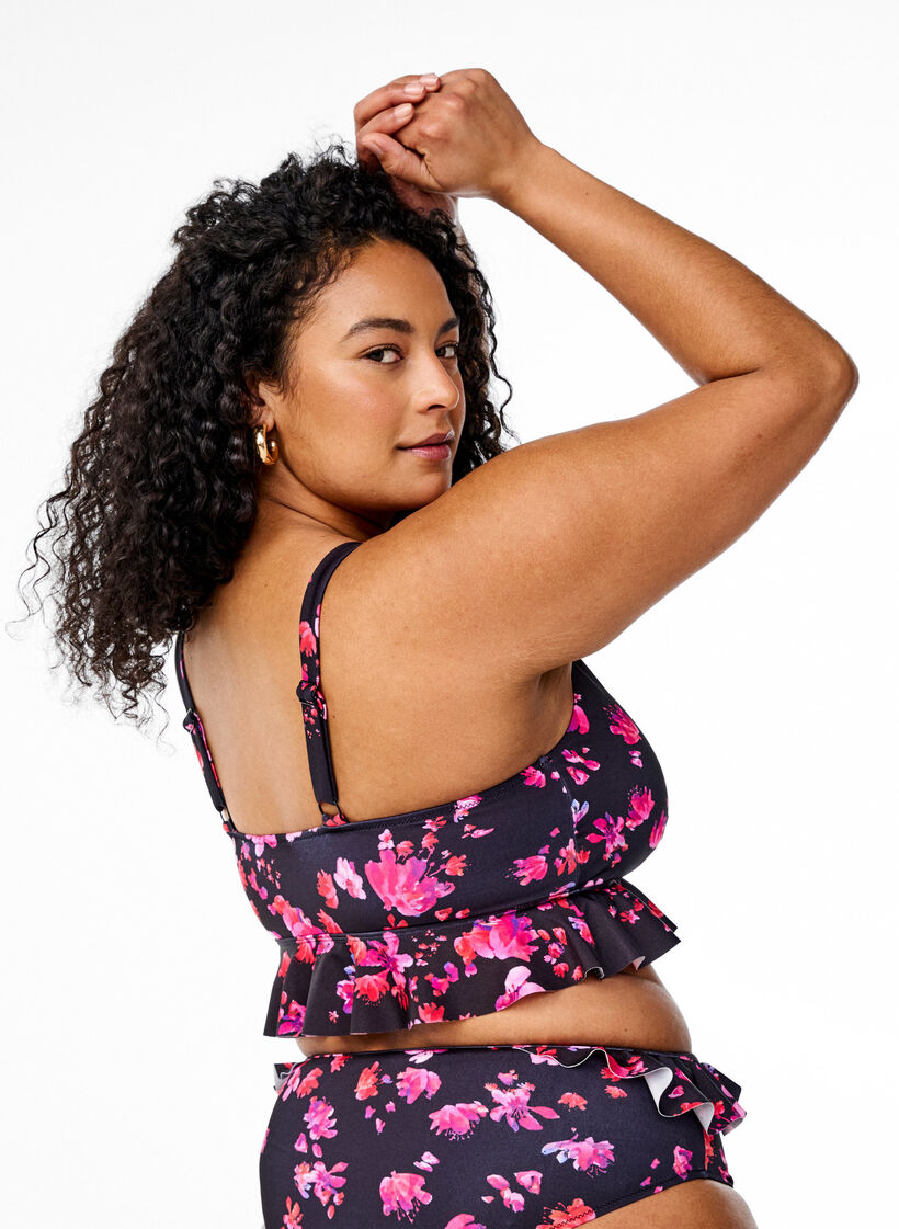 Kukkakuvioinen bikinitoppi röyhelöisellä reunuksella, Vaaleanpunainen, Model image number 2