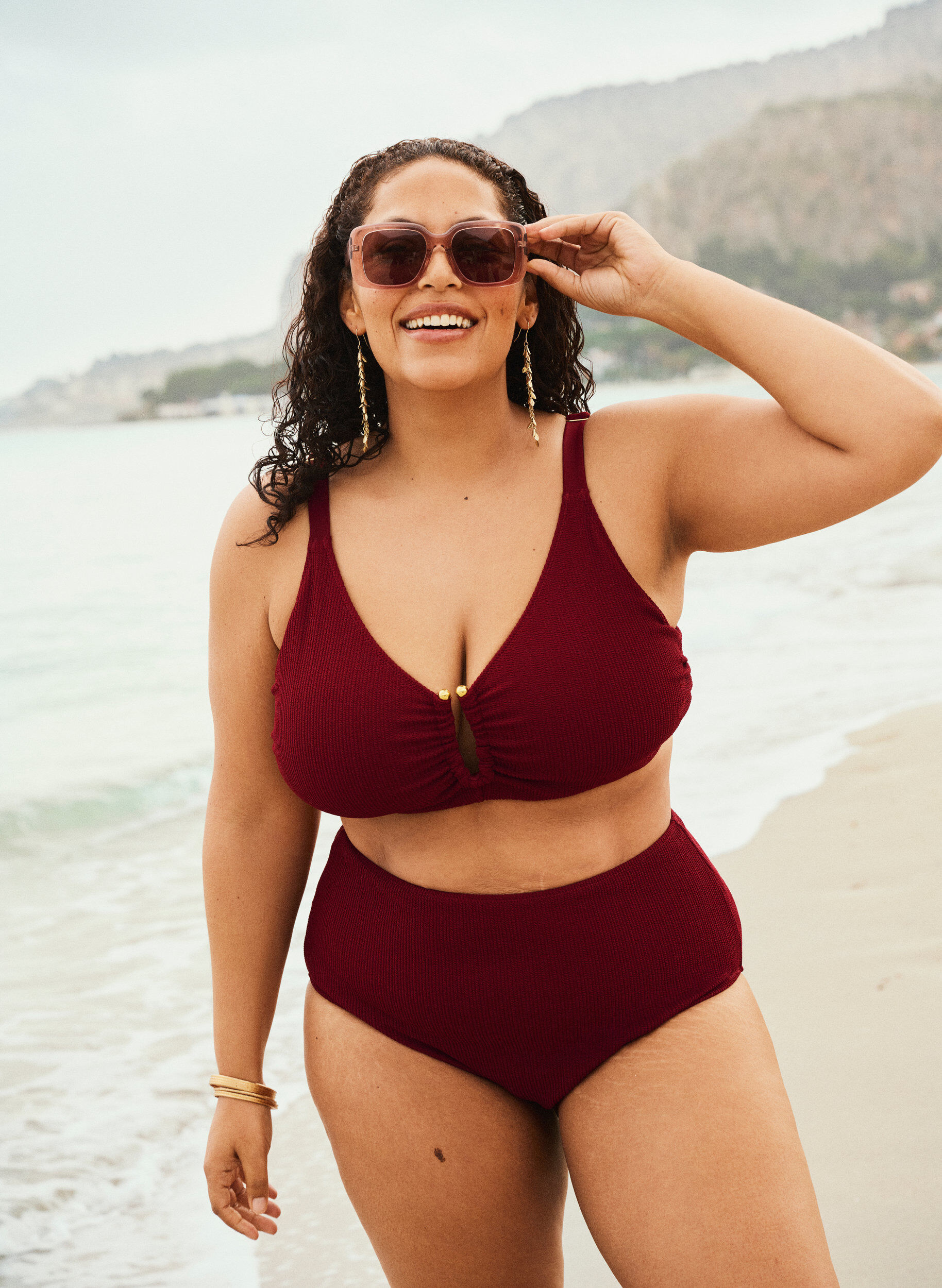 Zizzi Korkeavy&ouml;t&auml;r&ouml;iset bikinialaosat tekstuurilla, Punainen, Image image number 0