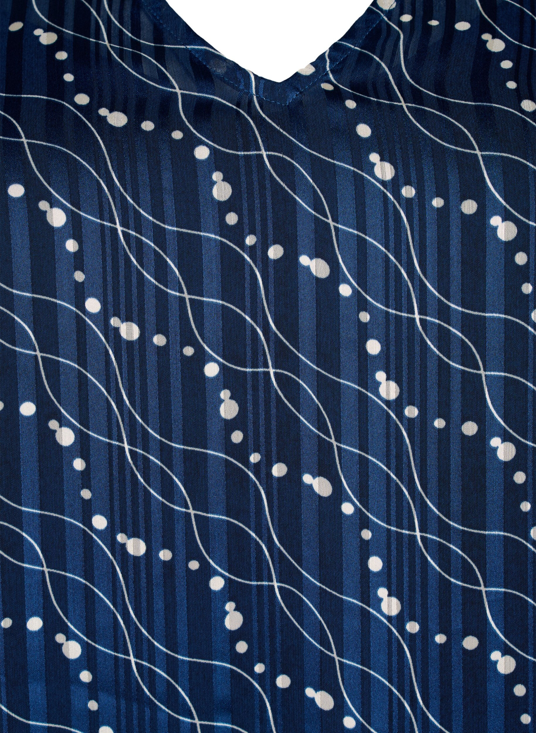 Zizzi Kuvioitu mekko, jossa on v-p&auml;&auml;ntie ja 3/4-hihat, Dress Bl. Swirl AOP, Packshot image number 2