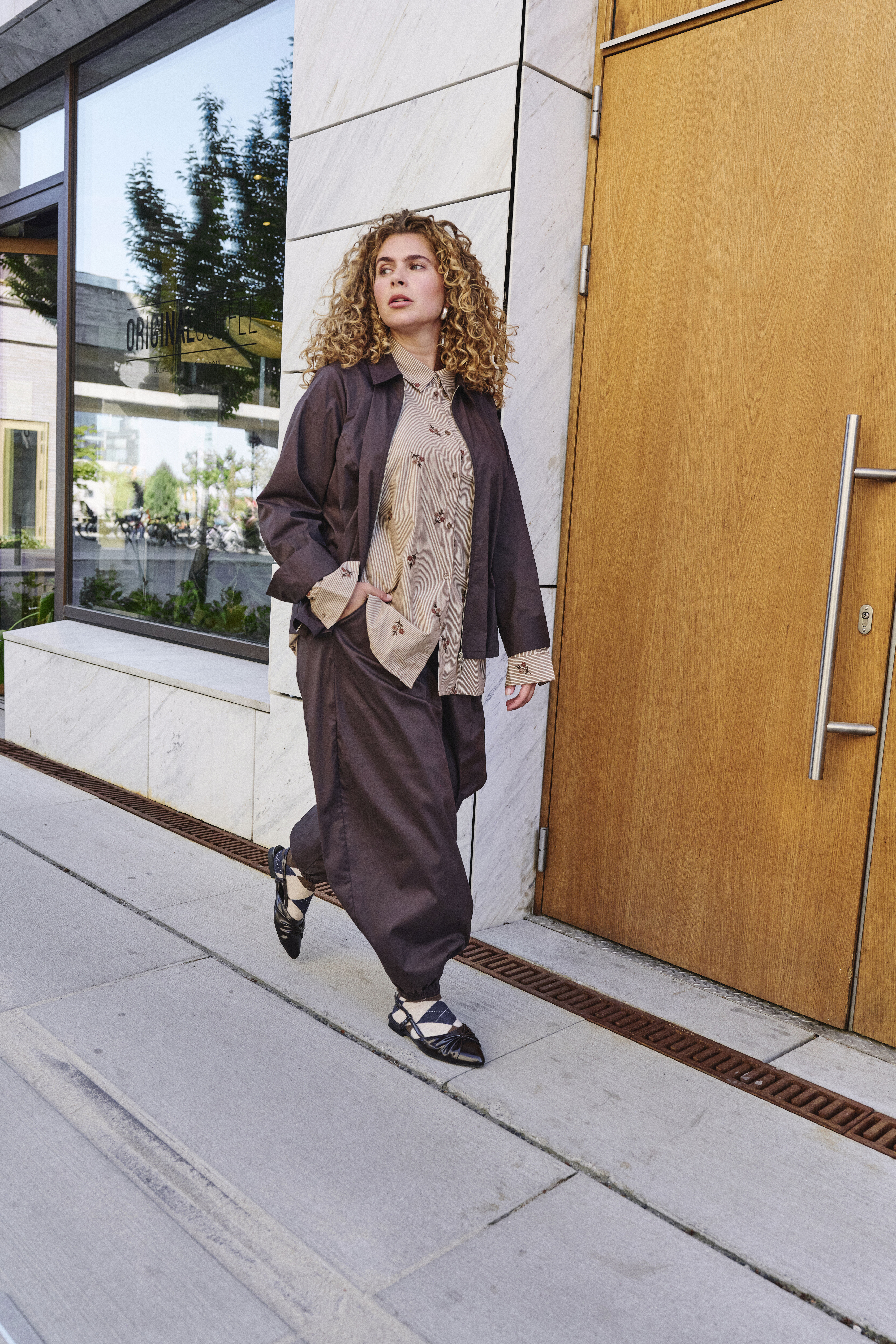 ZizziRentoa eleganssia maanl&auml;heisiss&auml; s&auml;vyiss&auml;, , Model