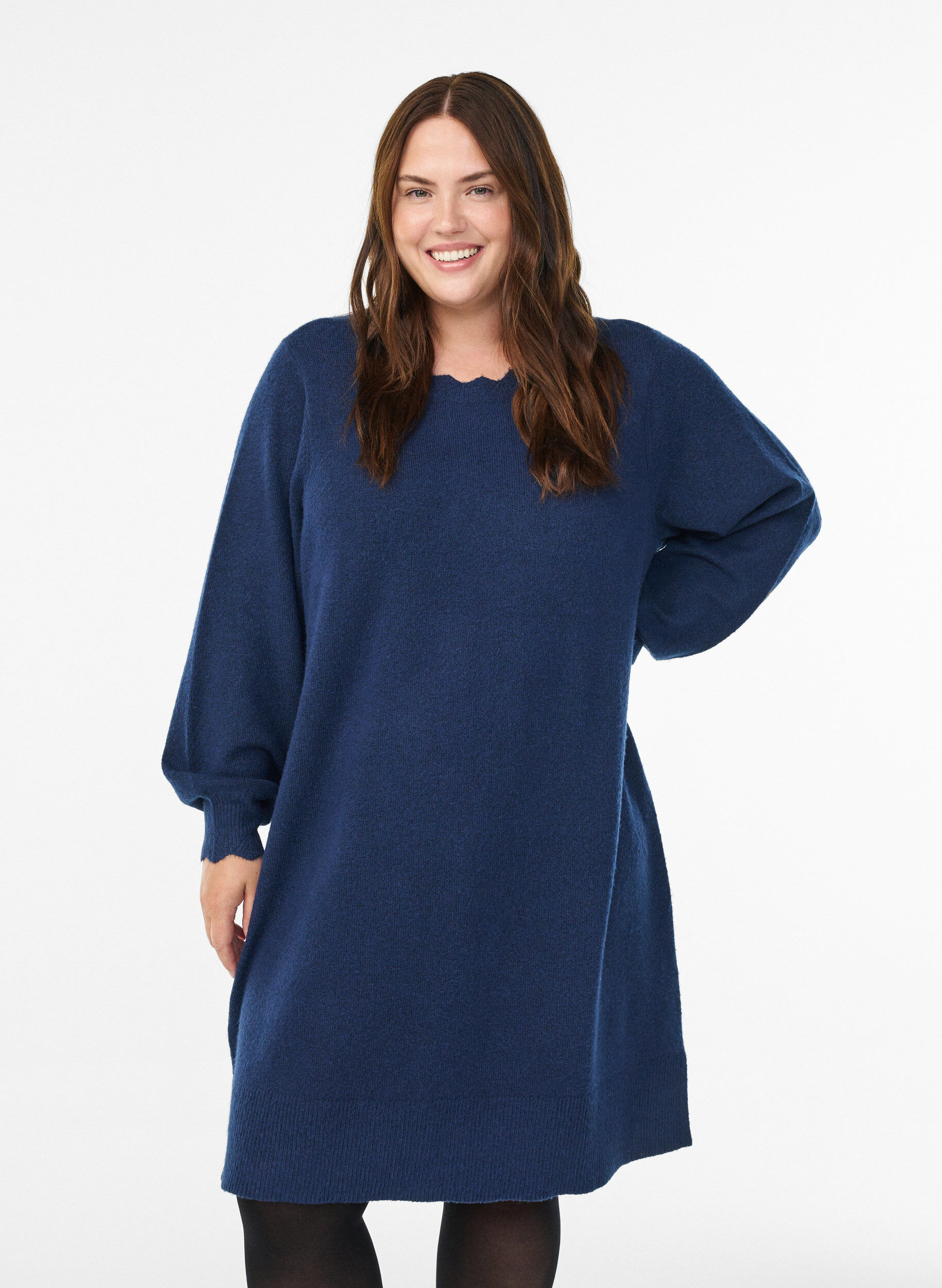 ZizziLyhyt neulemekko aaltoilevalla helmalla ja halkioilla, Sininen, Model image number 0