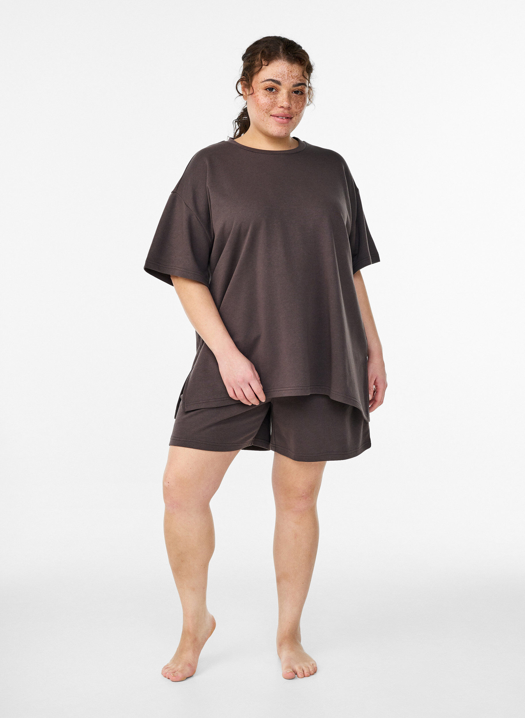 Zizzi Oversize college-T-paita, Ruskea, Model image number 1