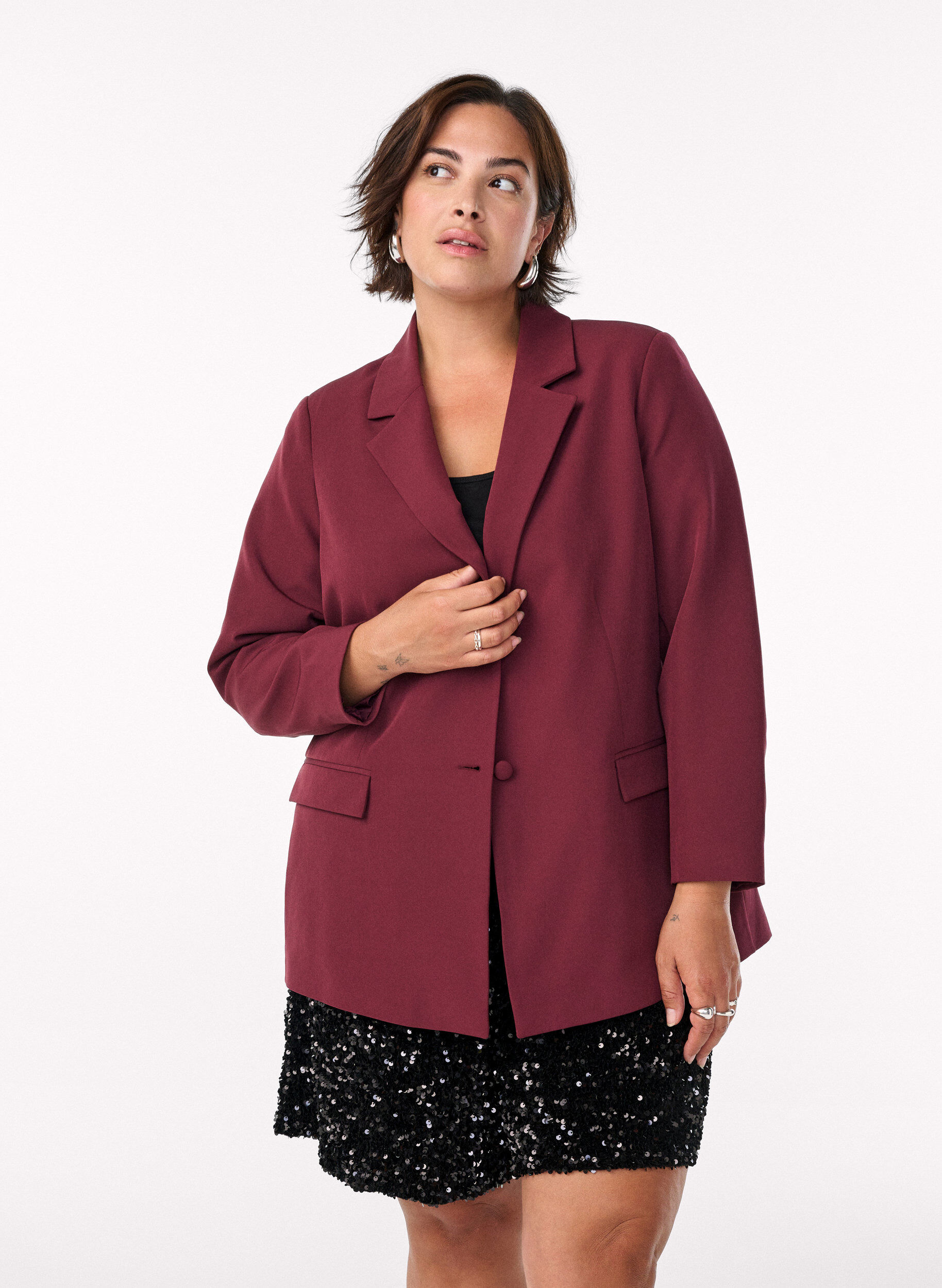 Korkeavy&ouml;t&auml;r&ouml;iset paljettishortsit, Musta, Model