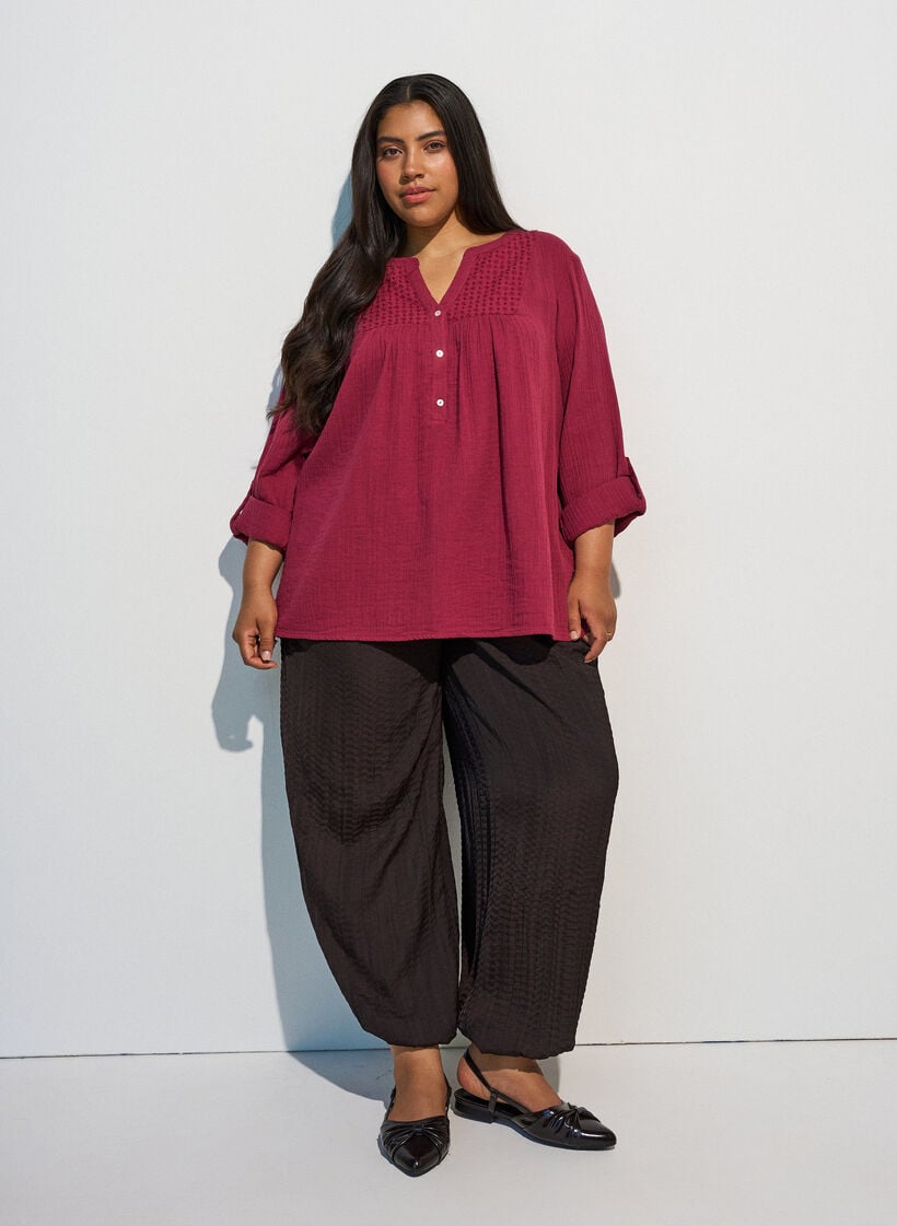 Paita puuvillamusliinissa, jossa broderie anglaise -kirjailu, Punainen, Model image number 1