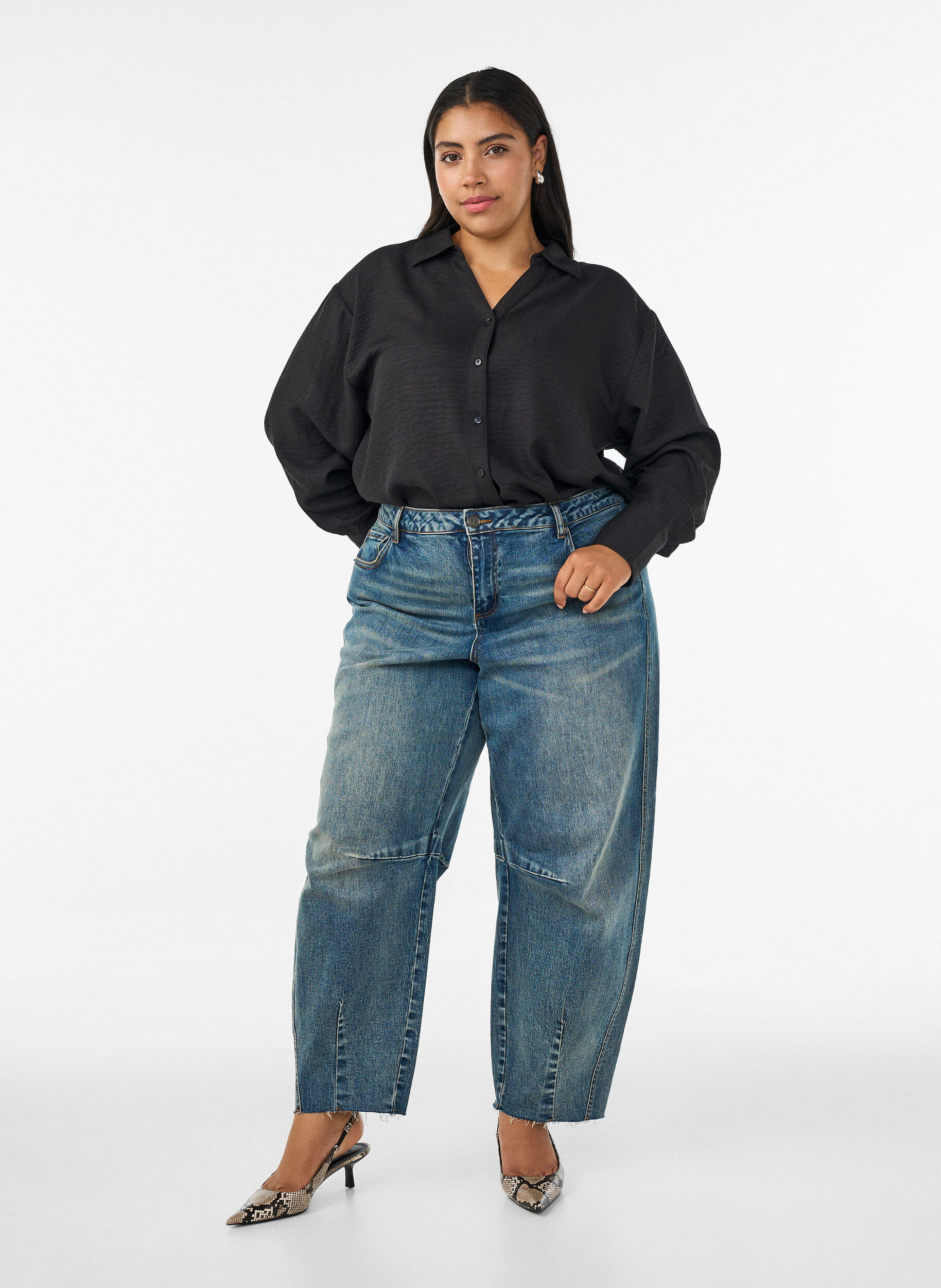 ZizziRento paita V-p&auml;&auml;ntiell&auml;, Musta, Model image number 1