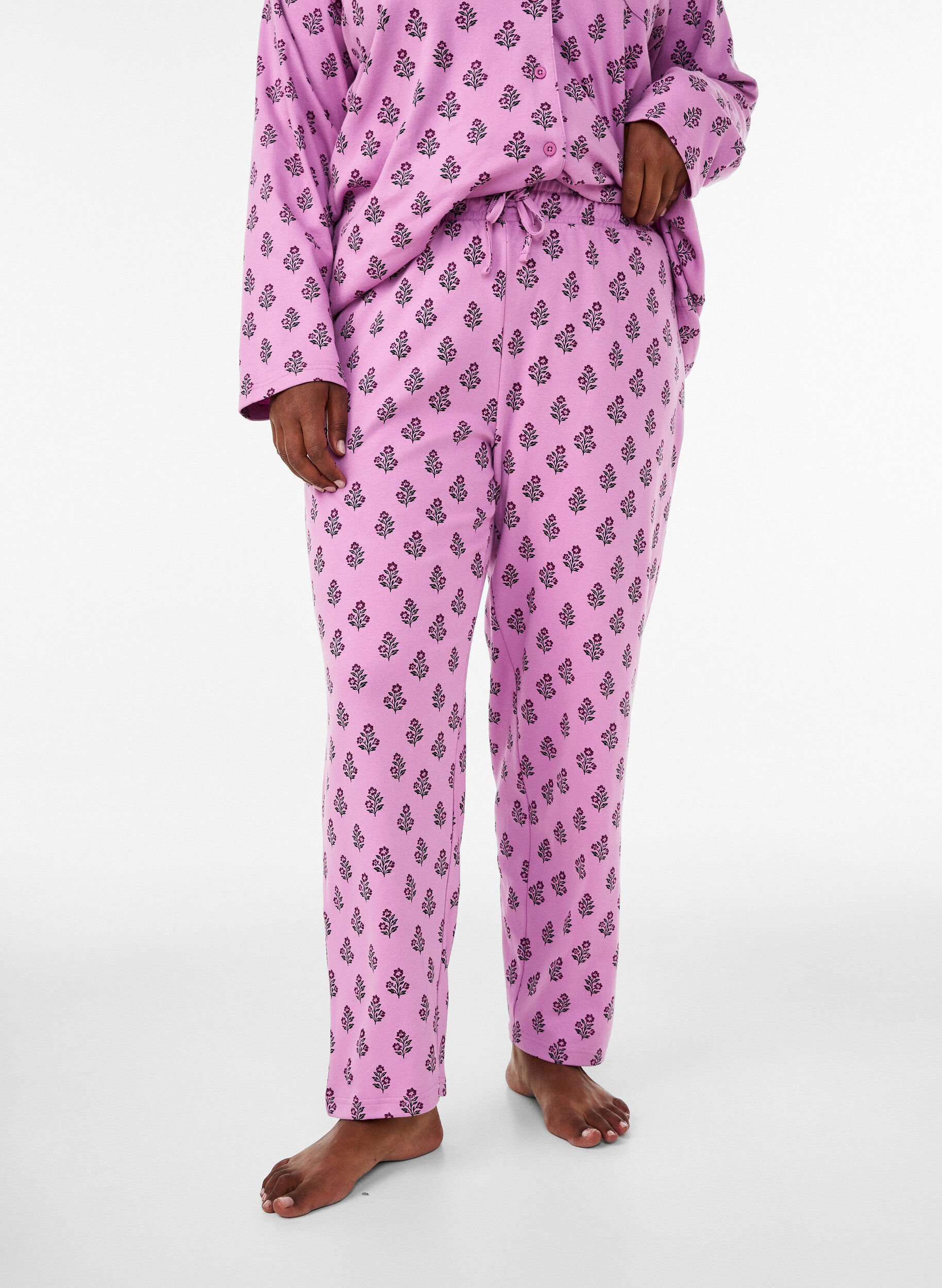 ZizziPuuvillapjama -housut korkealla vy&ouml;t&auml;r&ouml;ll&auml;, Vaaleanpunainen, Model image number 2
