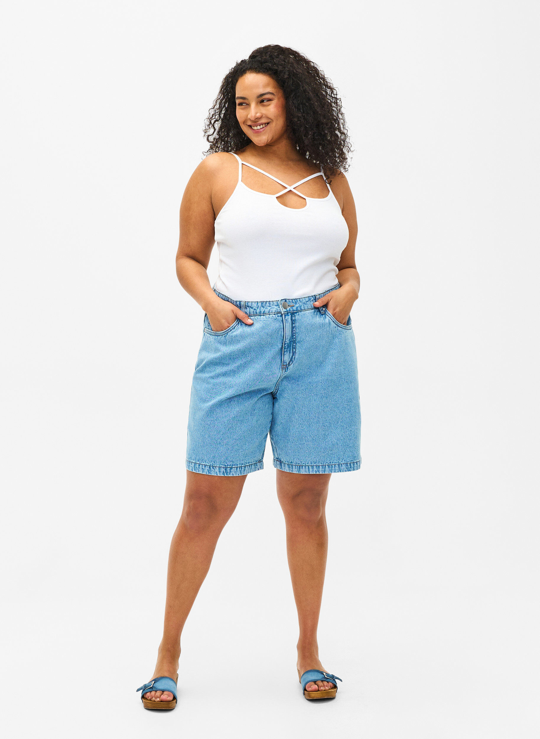 Zizzi Resoritoppi luomupuuvillaa, ristikk&auml;isyksityiskohtia, Bright White, Model image number 2