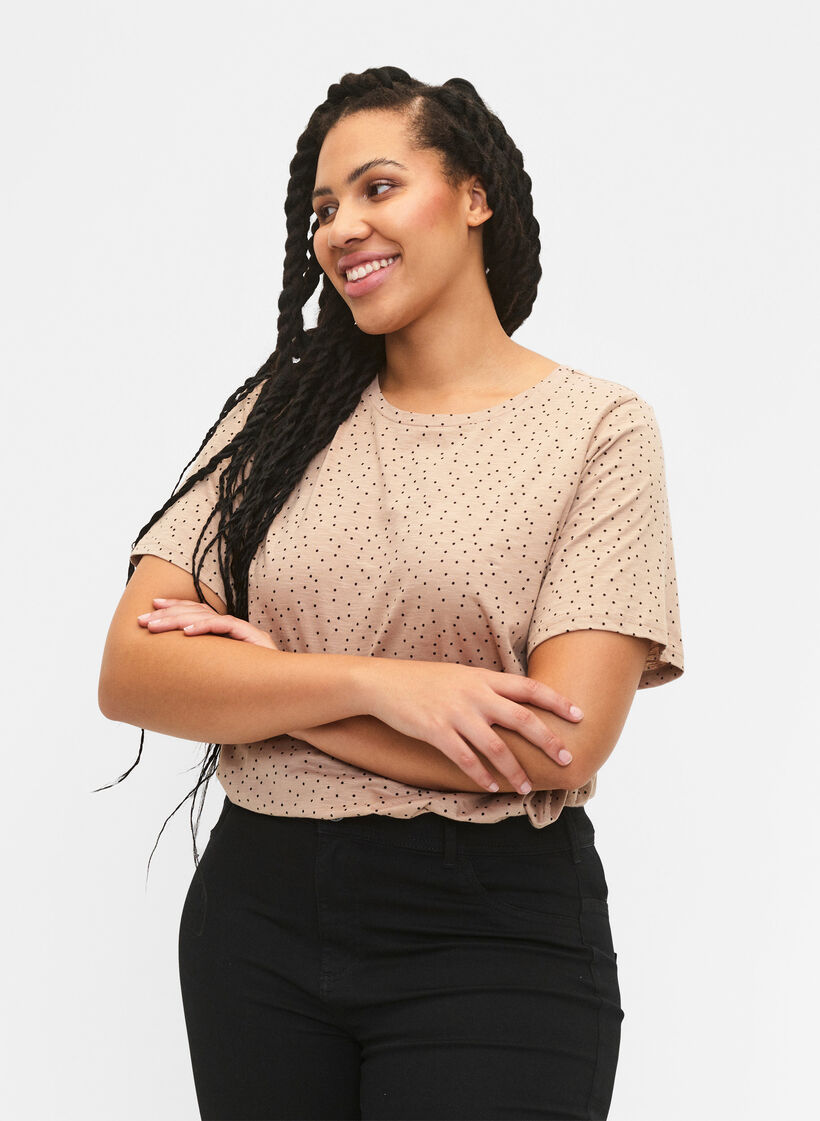 Orgaanisesta puuvillasta valmistettu pilkullinen t-paita	, Beige, Model image number 0