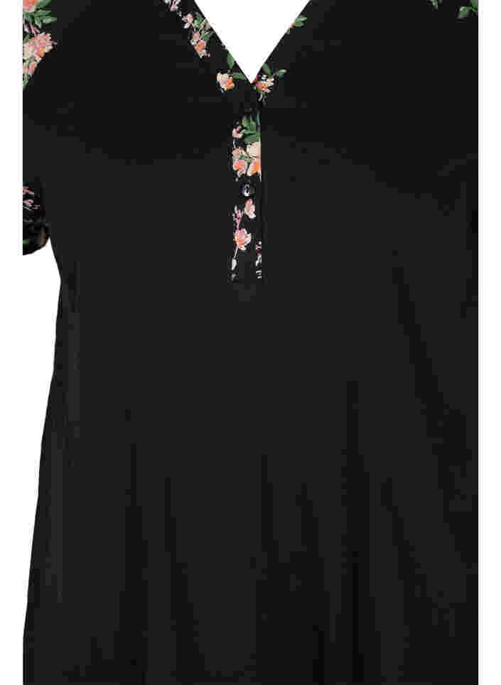Lyhythihainen puuvillainen yömekko printtiyksityiskohdilla, Black Flower, Packshot image number 2
