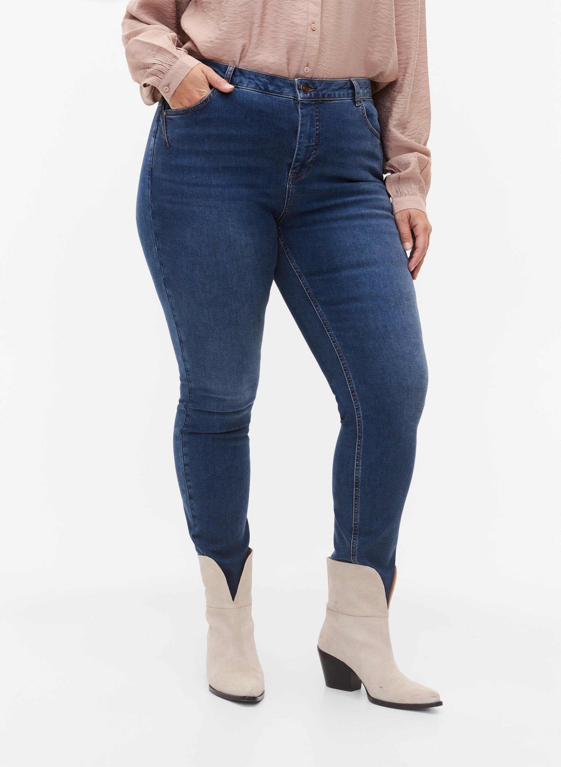 Zizzi Superohut Amy farkku, korkealla vy&ouml;t&auml;r&ouml;ll&auml;, Blue denim, Model image number 2