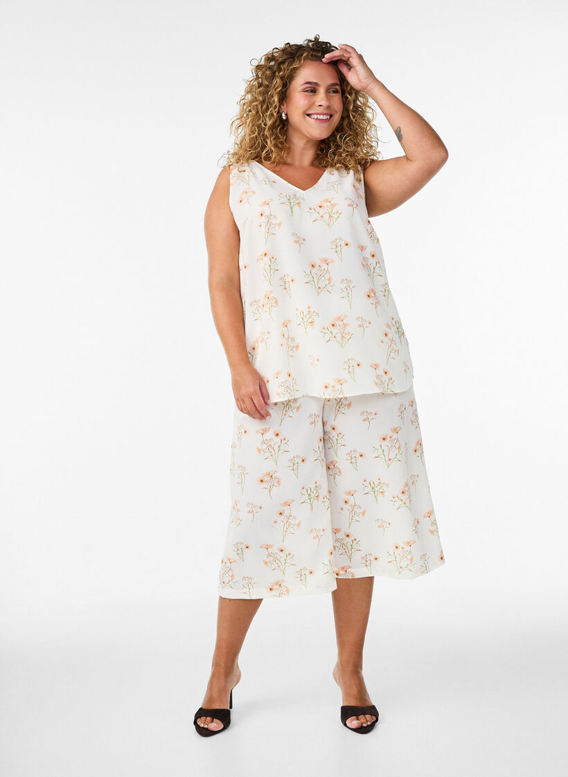 Printtitoppi v-p&auml;&auml;ntiell&auml;, Valkoinen, Model image number 1