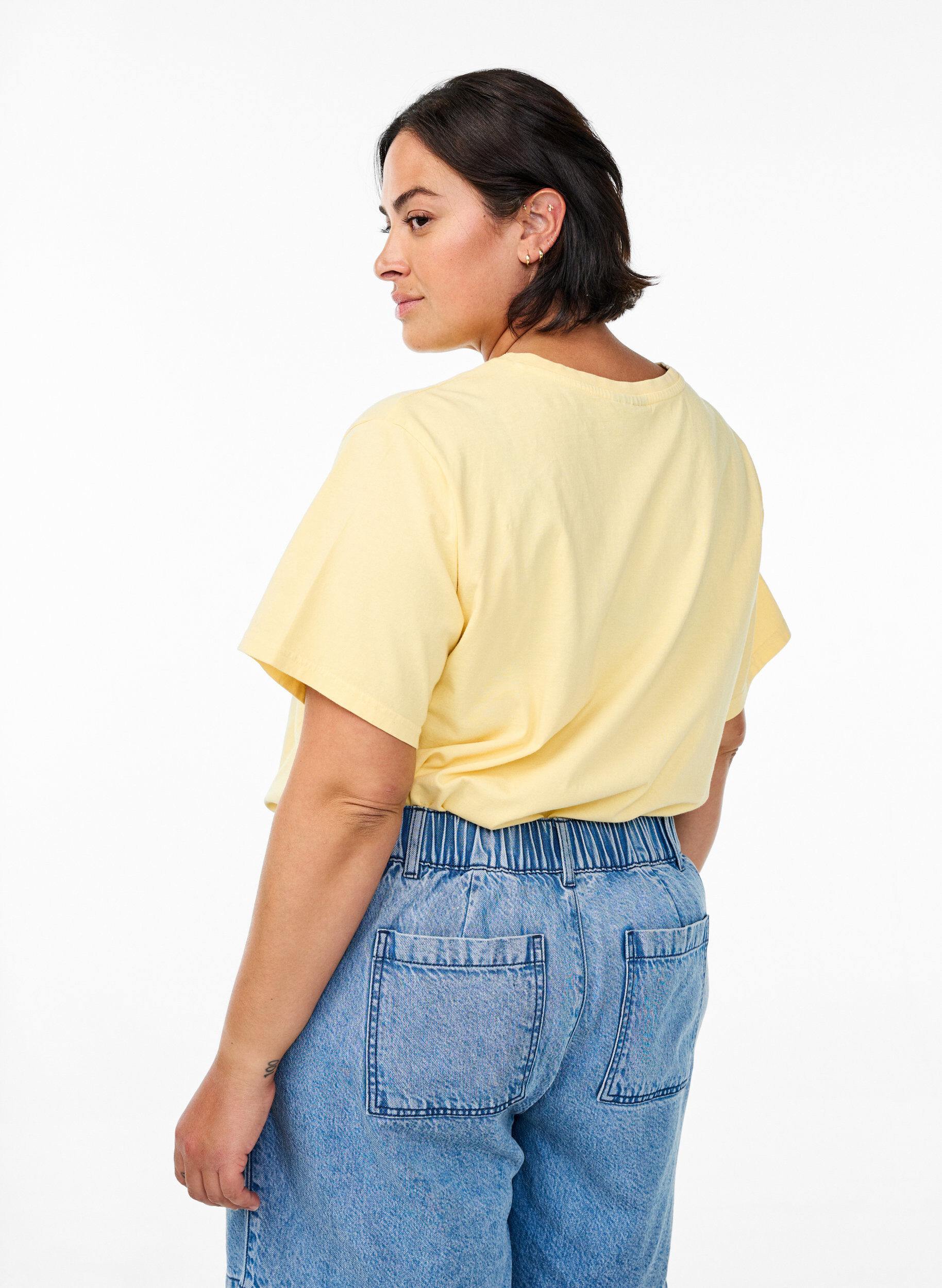 Zizzi Luomupuuvillainen T-paita strassikivill&auml; ja perhoskuviolla, Beige, Model image number 2