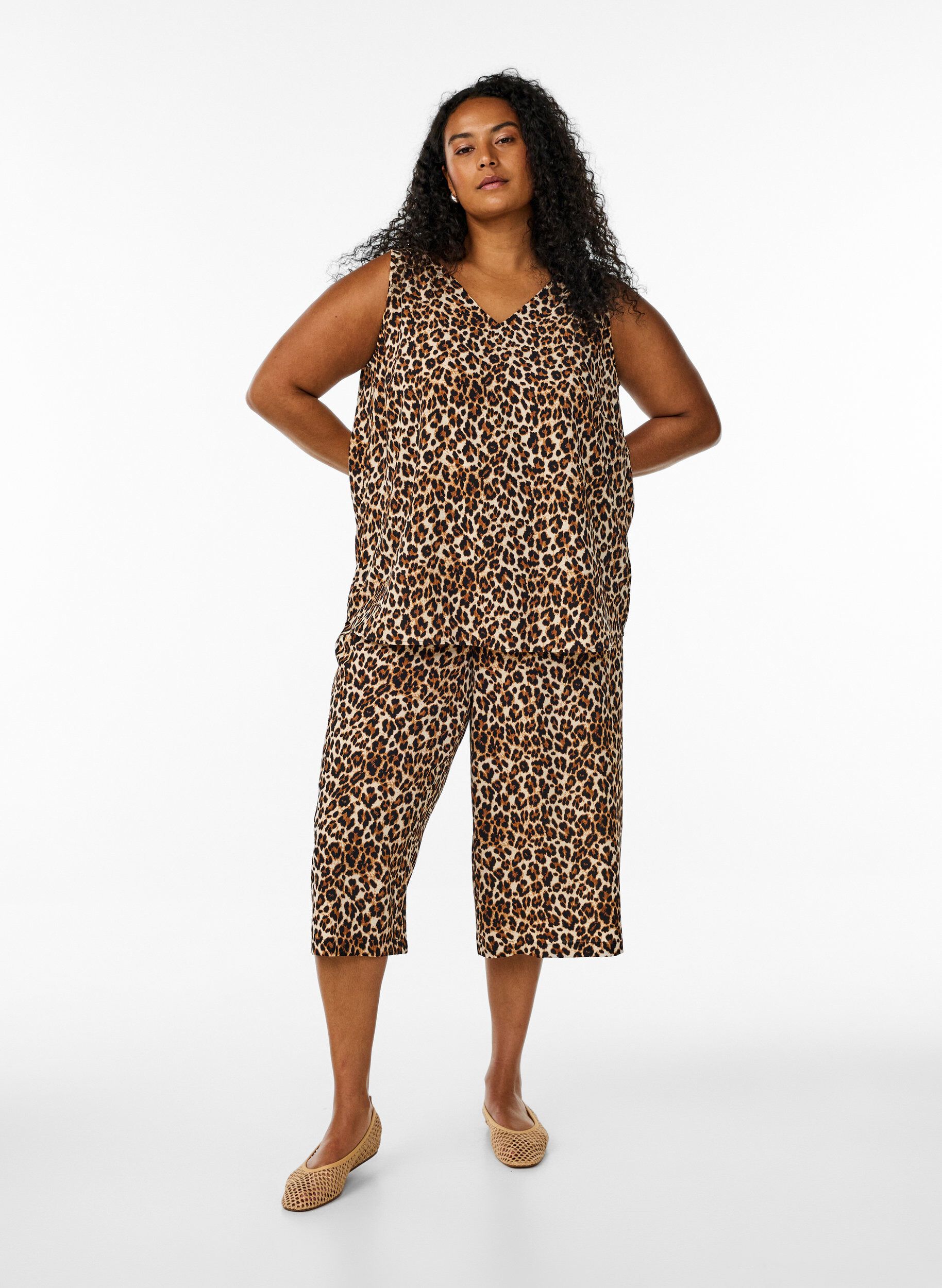 ZizziPrinttitoppi v-p&auml;&auml;ntiell&auml;, Vihre&auml;, Model image number 1