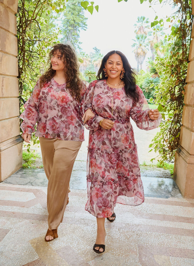 Kukkakuvioinen midimekko r&ouml;yhel&ouml;yksityiskohdilla ja l&auml;pikuultavilla hihoilla, Vaaleanpunainen, Image image number 0