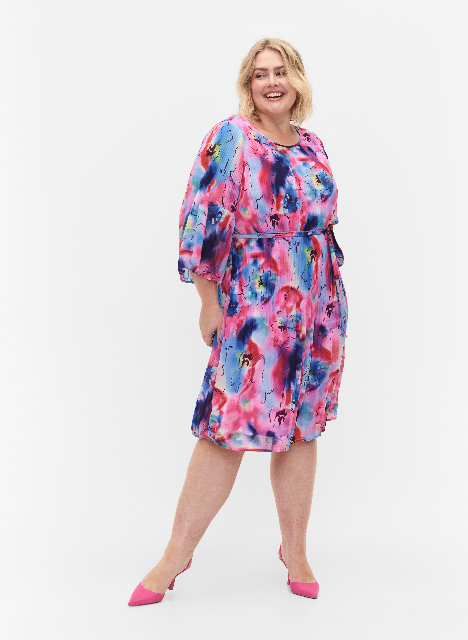 Zizzi Pliseerattu mekko nauhalla, Lavender Space AOP, Model image number 3