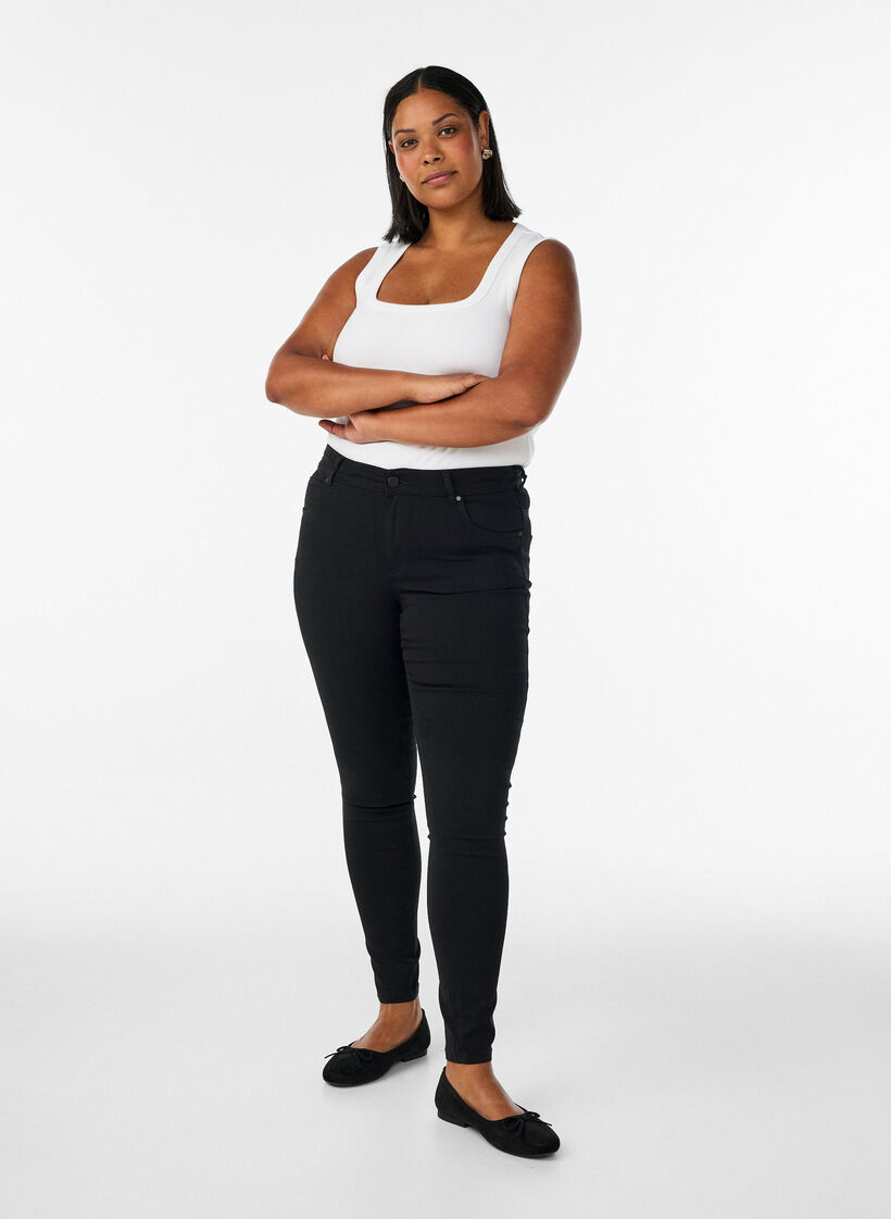 Housut, Musta, Model image number 0
