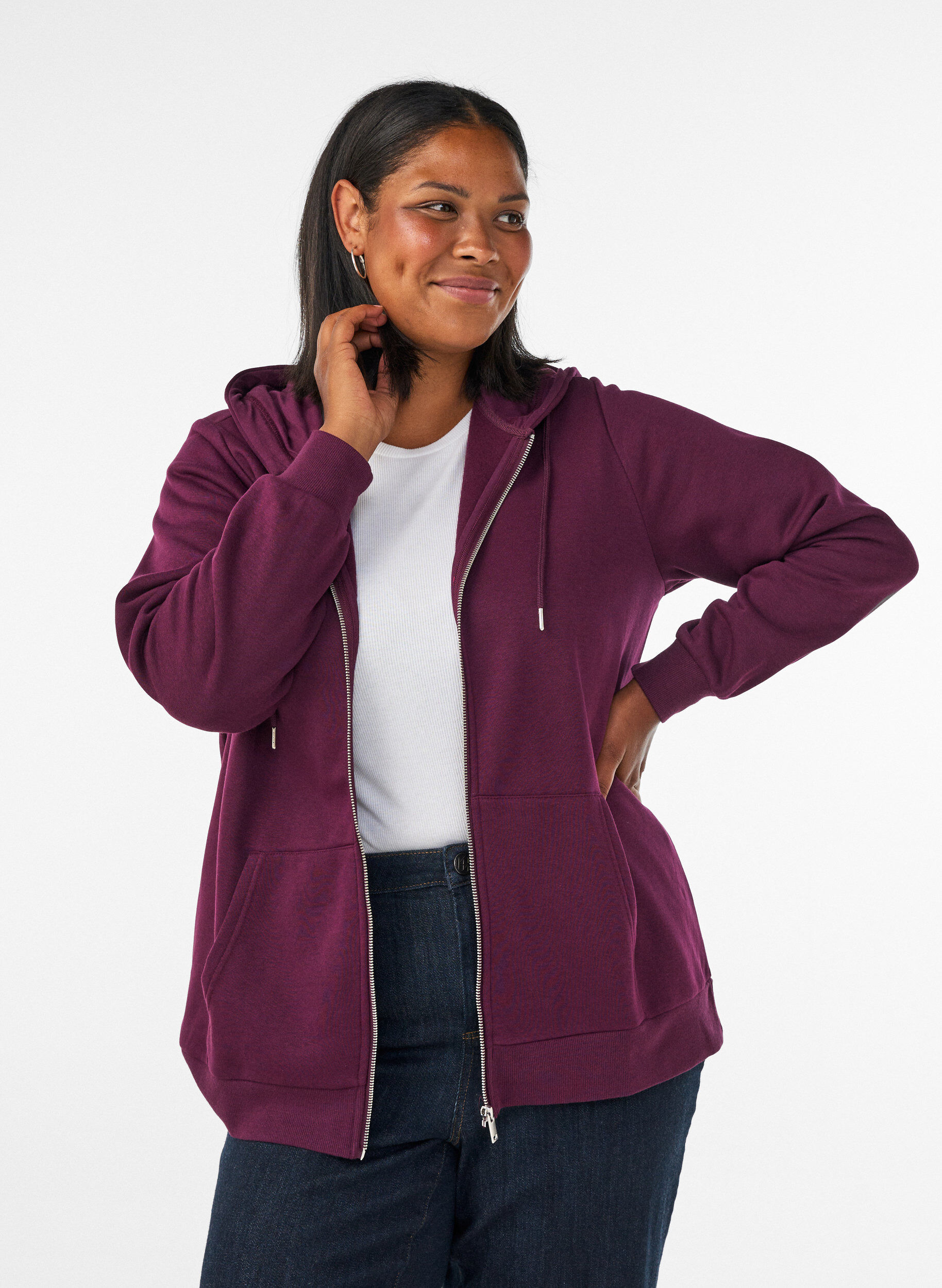 Hupullinen collegepaita vetoketjulla ja taskuilla, Violetti, Model