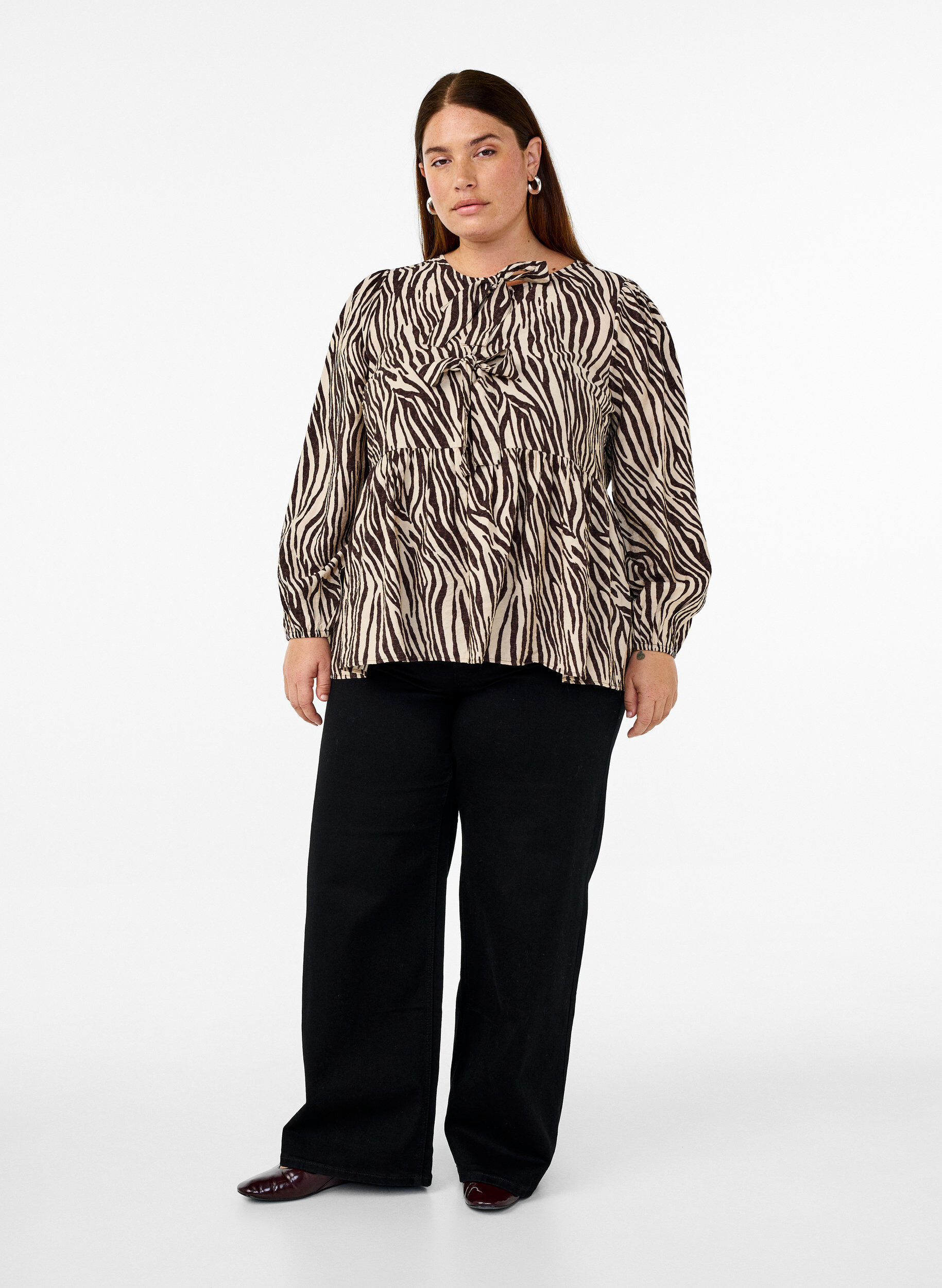 Zizzi Peplum-pusero nauhalla ja seeprakuosilla, Ruskea, Model image number 1