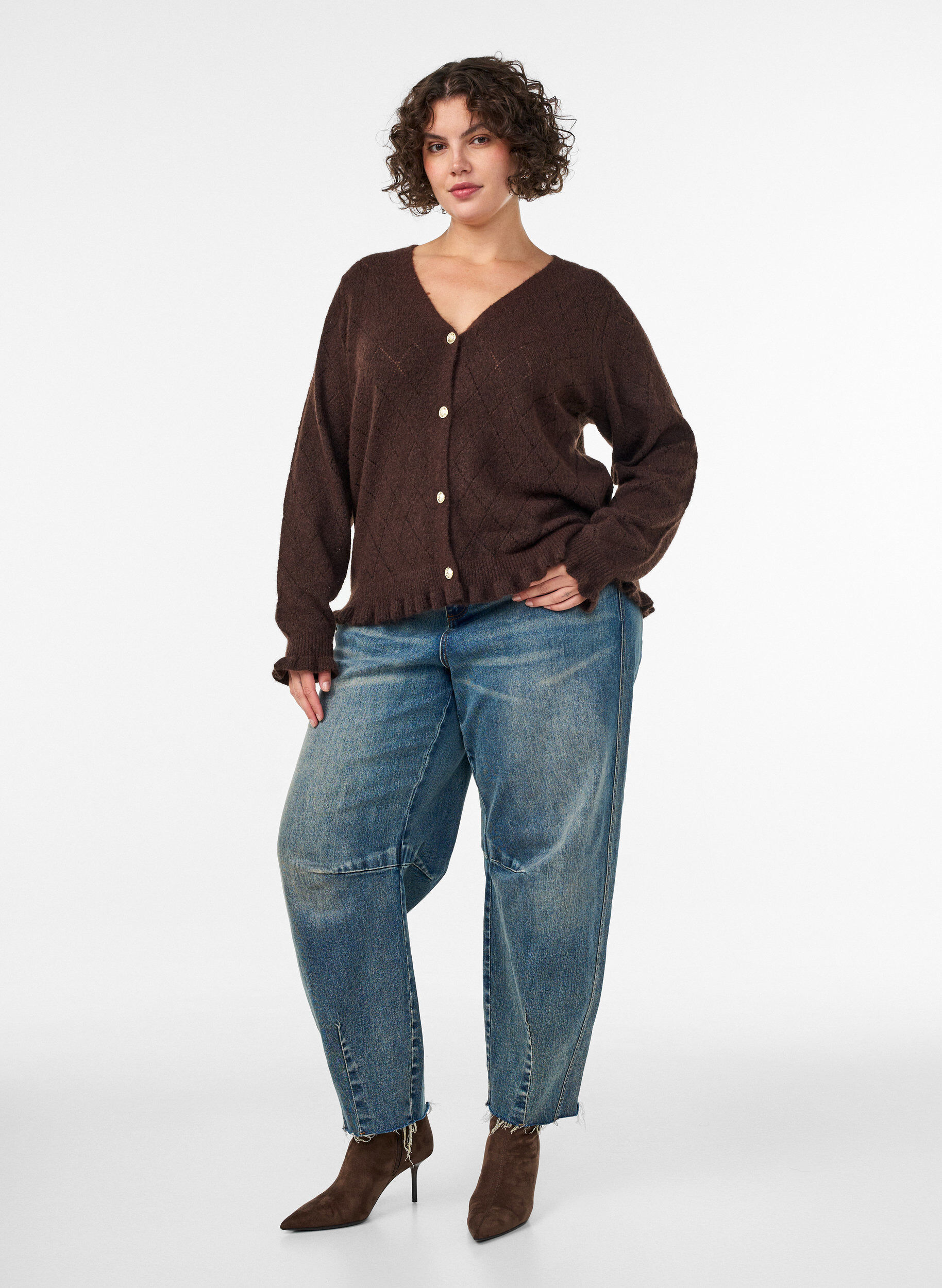 ZizziNeuletakki harlekiinikuviolla ja V-p&auml;&auml;ntiell&auml;, Ruskea, Model image number 1