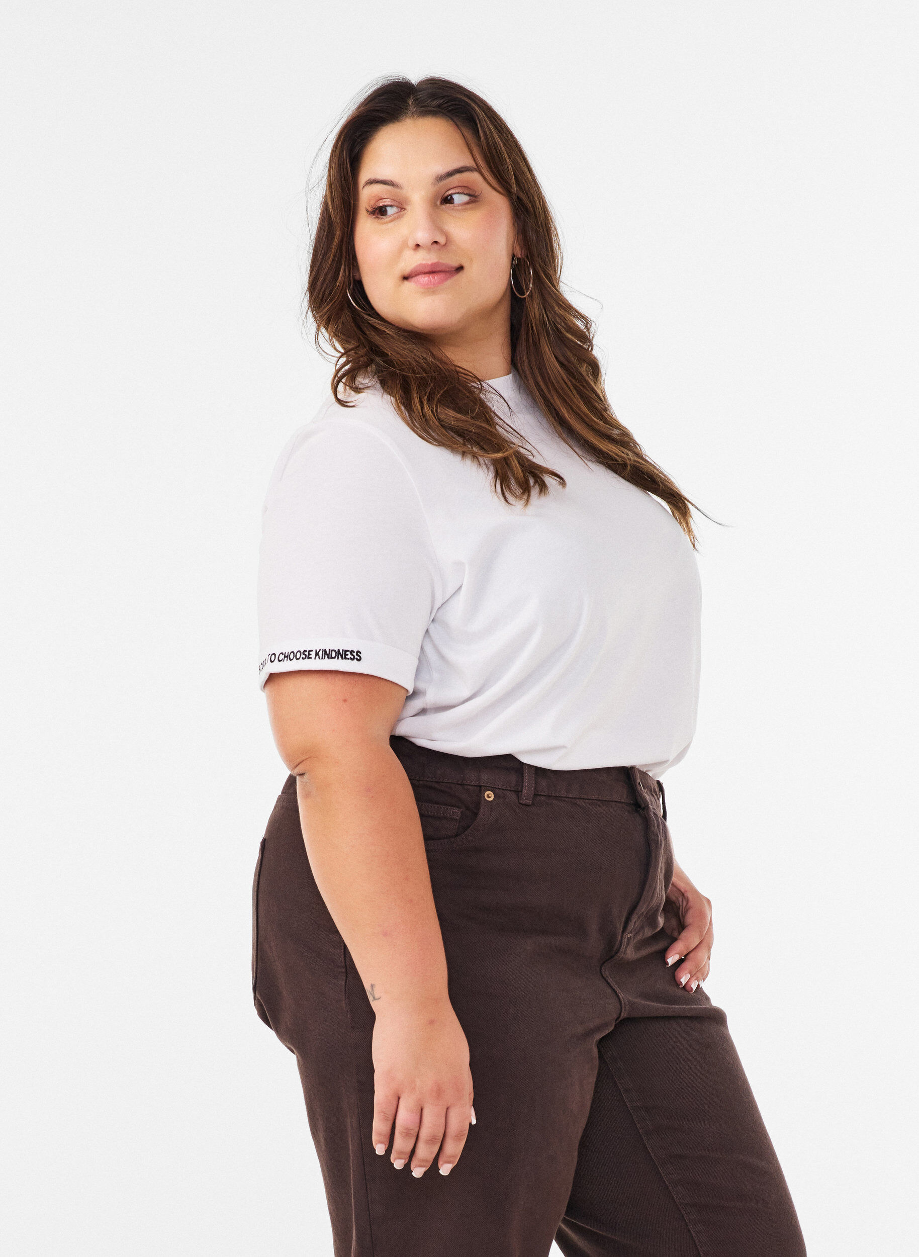 ZizziPuuvillainen T-paita tekstibrodeerauksella, Valkoinen, Model image number 0