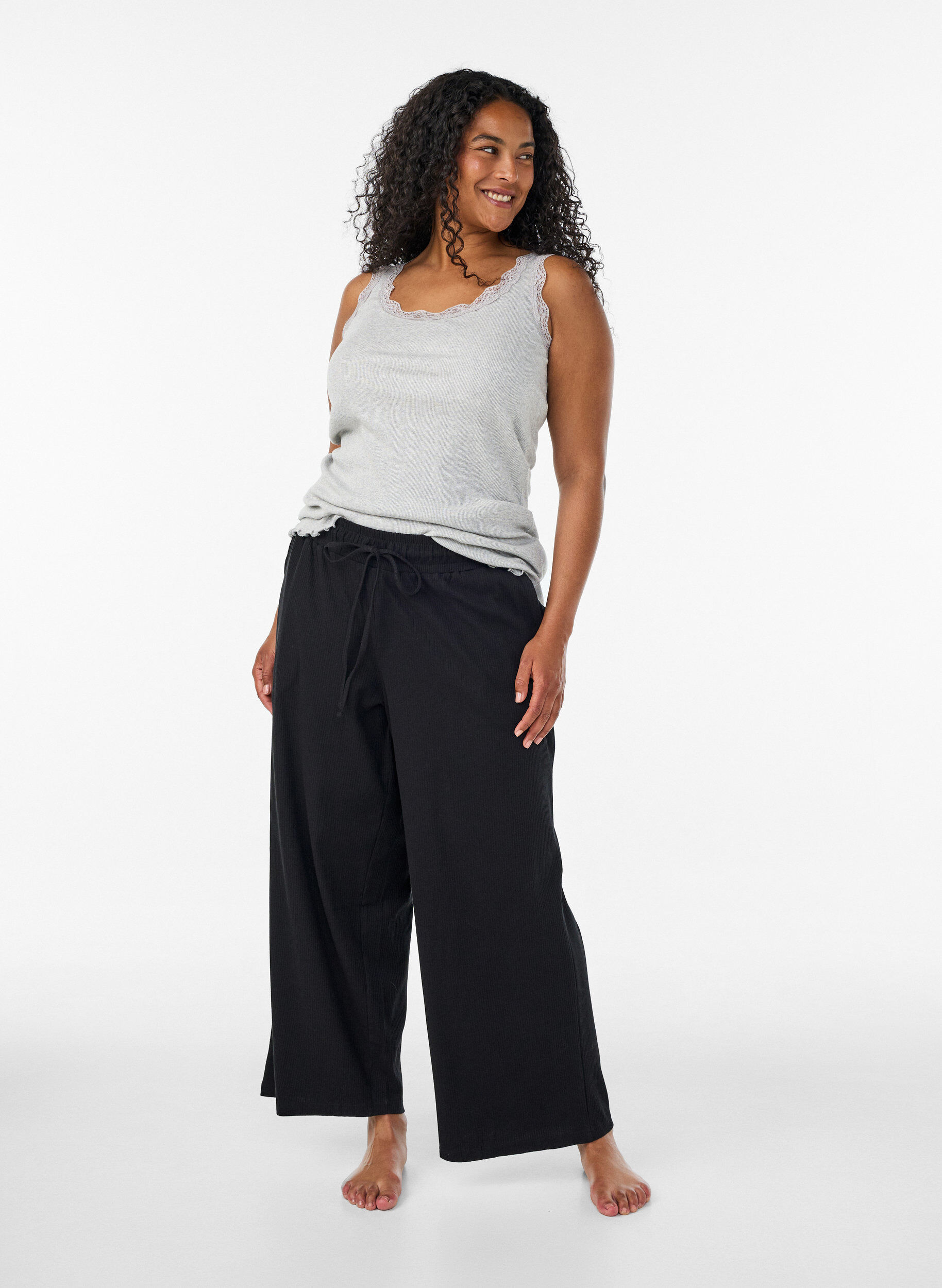 ZizziRibatut pyjamahousut suorilla lahkeilla, Musta, Model image number 0