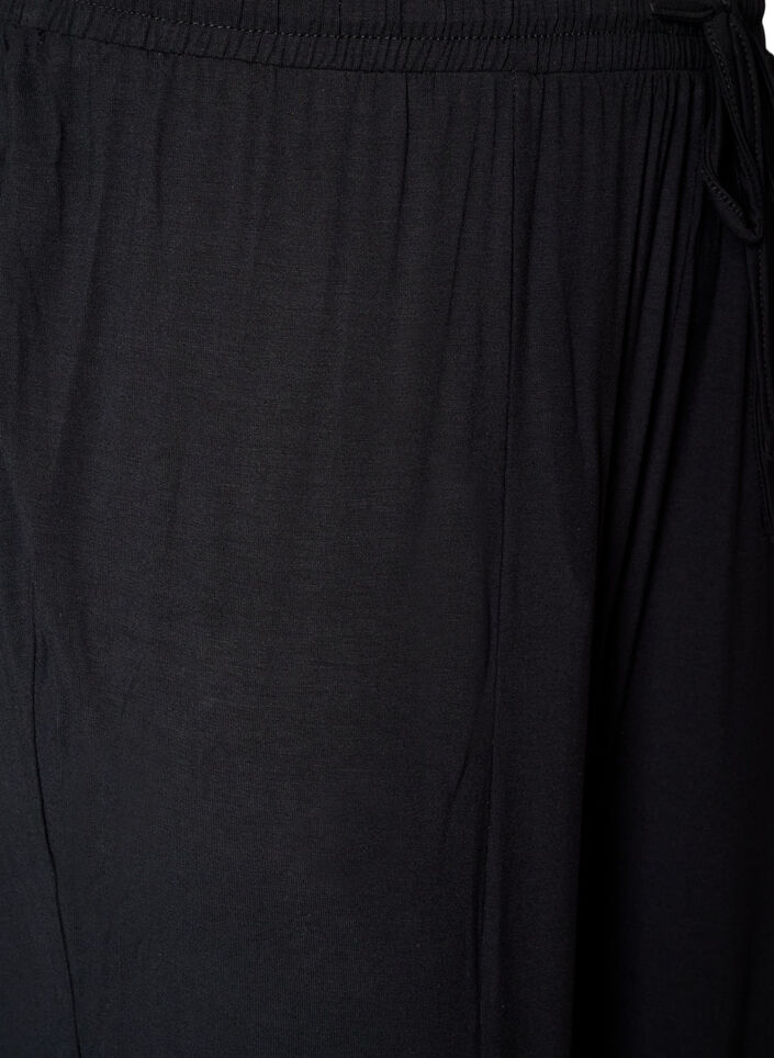 Korkeavy&ouml;t&auml;r&ouml;iset jersey-kangasta olevat pallohousut, Musta, Packshot image number 2