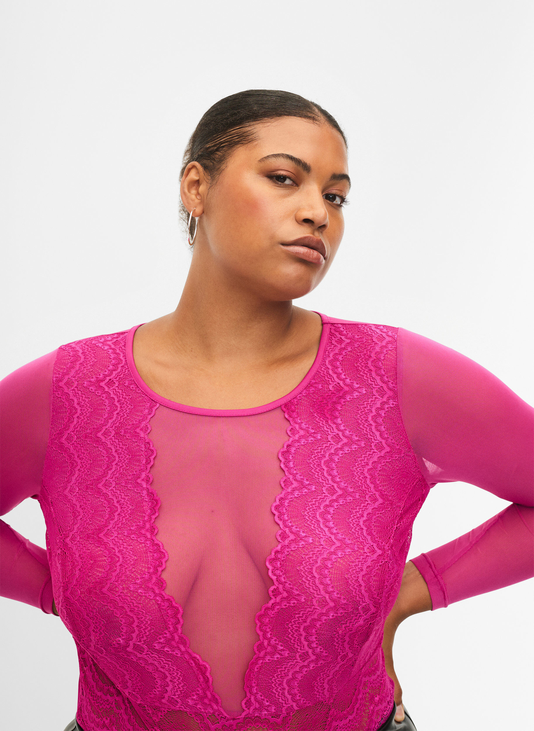 Zizzi Verkkokankankainen body koristeellisella pitsill&auml;, Fuchsia Red, Model image number 2